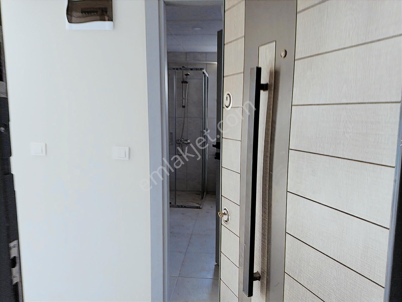 Akermax Gayrimenkulden Merkezi Konum Koridorlu 1+1 Daire