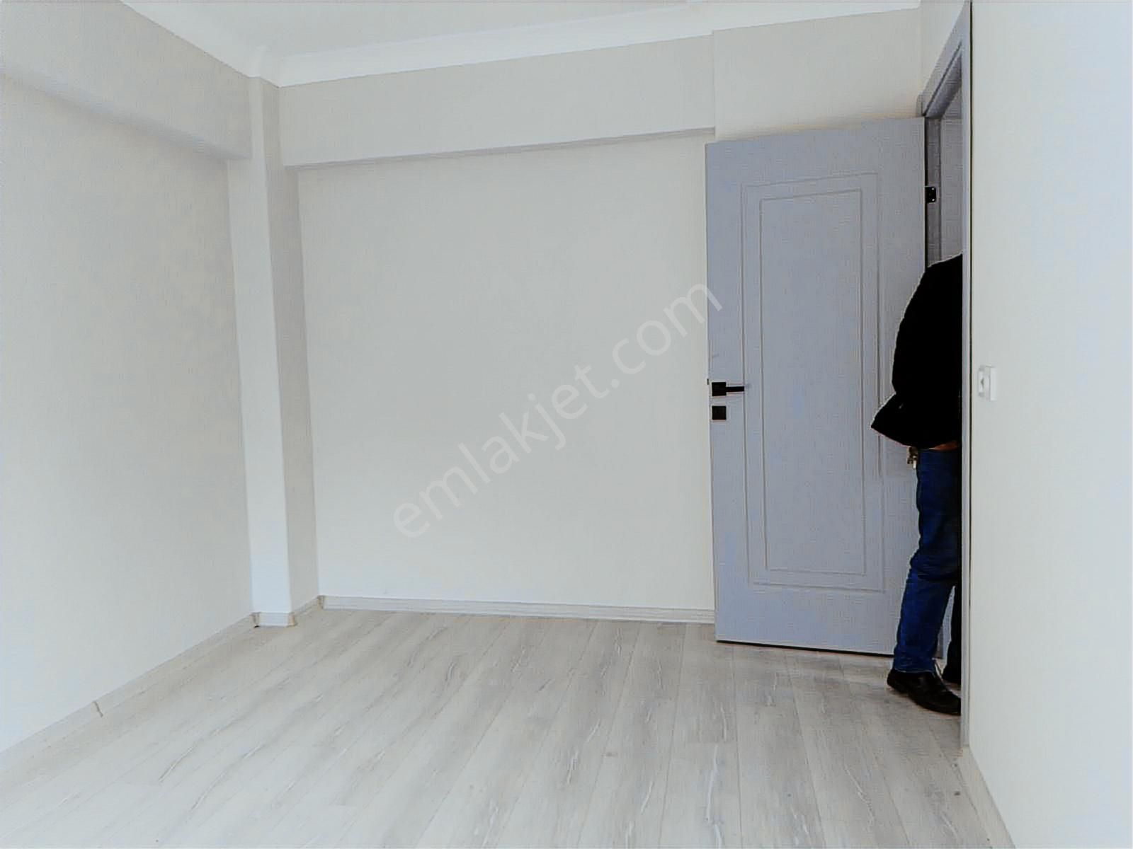 Akermax Gayrimenkulden Merkezi Konum Koridorlu 1+1 Daire - Görsel 9