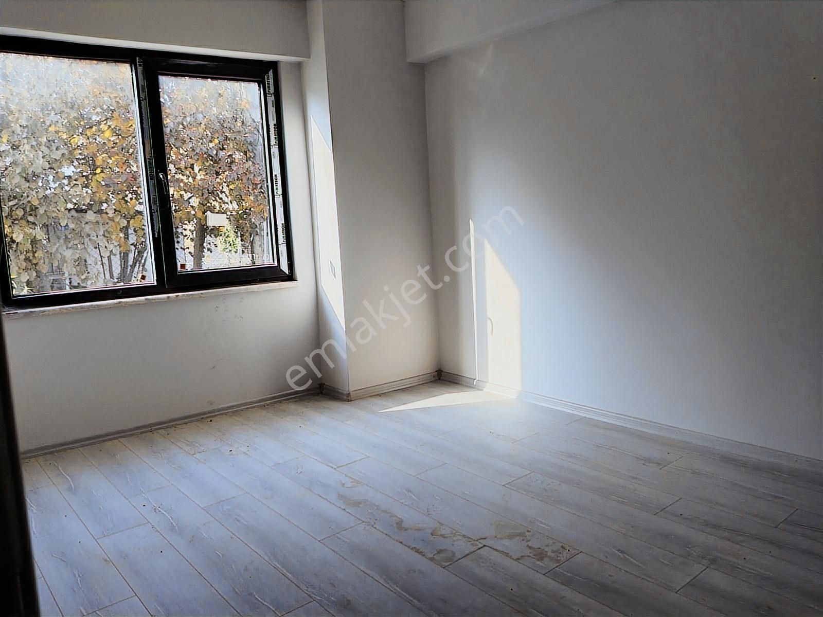 Akermax Gayrimenkulden Merkezi Konum Koridorlu 1+1 Daire - Görsel 8