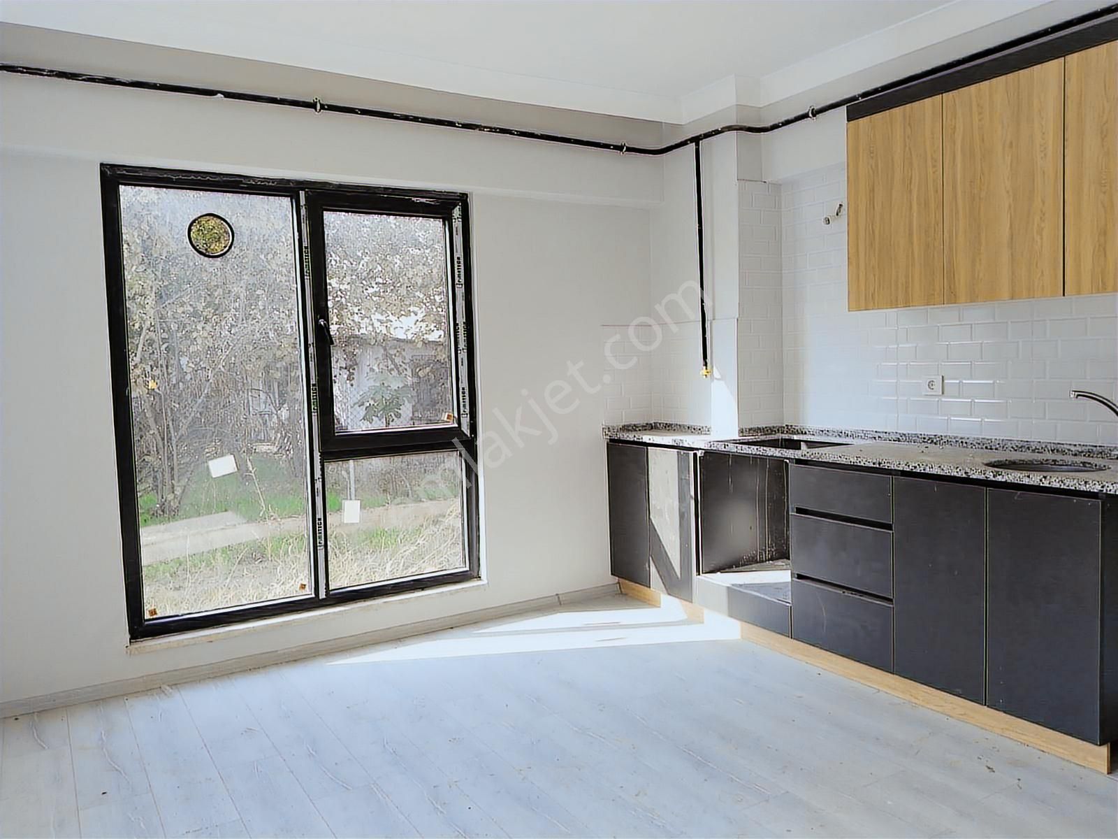 Akermax Gayrimenkulden Merkezi Konum Koridorlu 1+1 Daire - Görsel 5