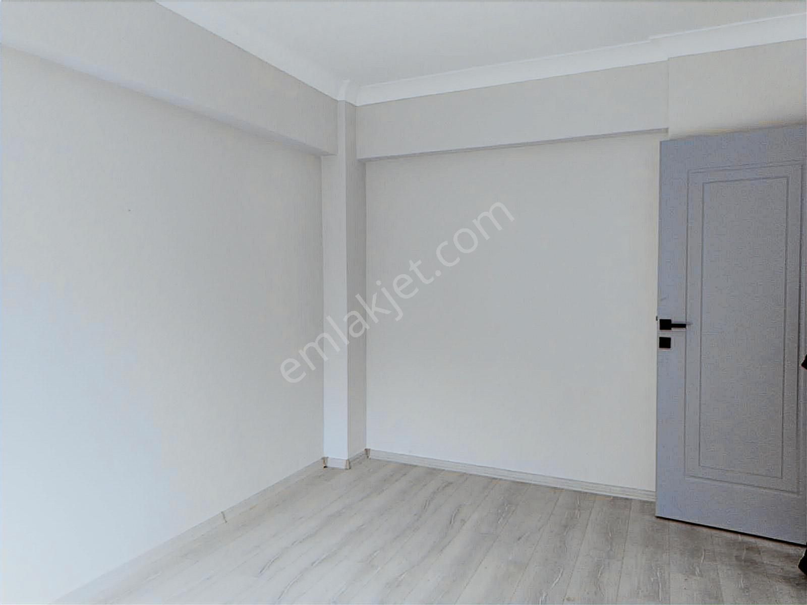 Akermax Gayrimenkulden Merkezi Konum Koridorlu 1+1 Daire - Görsel 13