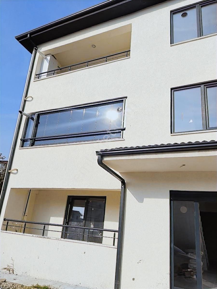 Akermax Gayrimenkulden Merkezi Konum Koridorlu 1+1 Daire - Görsel 14