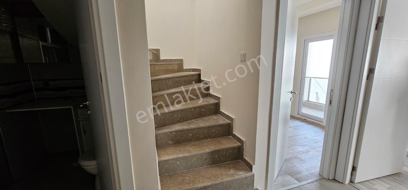 Çiğli Yeni Mahallede Aile Binası Dubleks Daire - Görsel 18