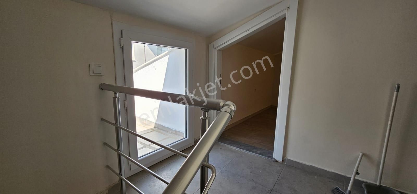 Çiğli Yeni Mahallede Aile Binası Dubleks Daire - Görsel 19