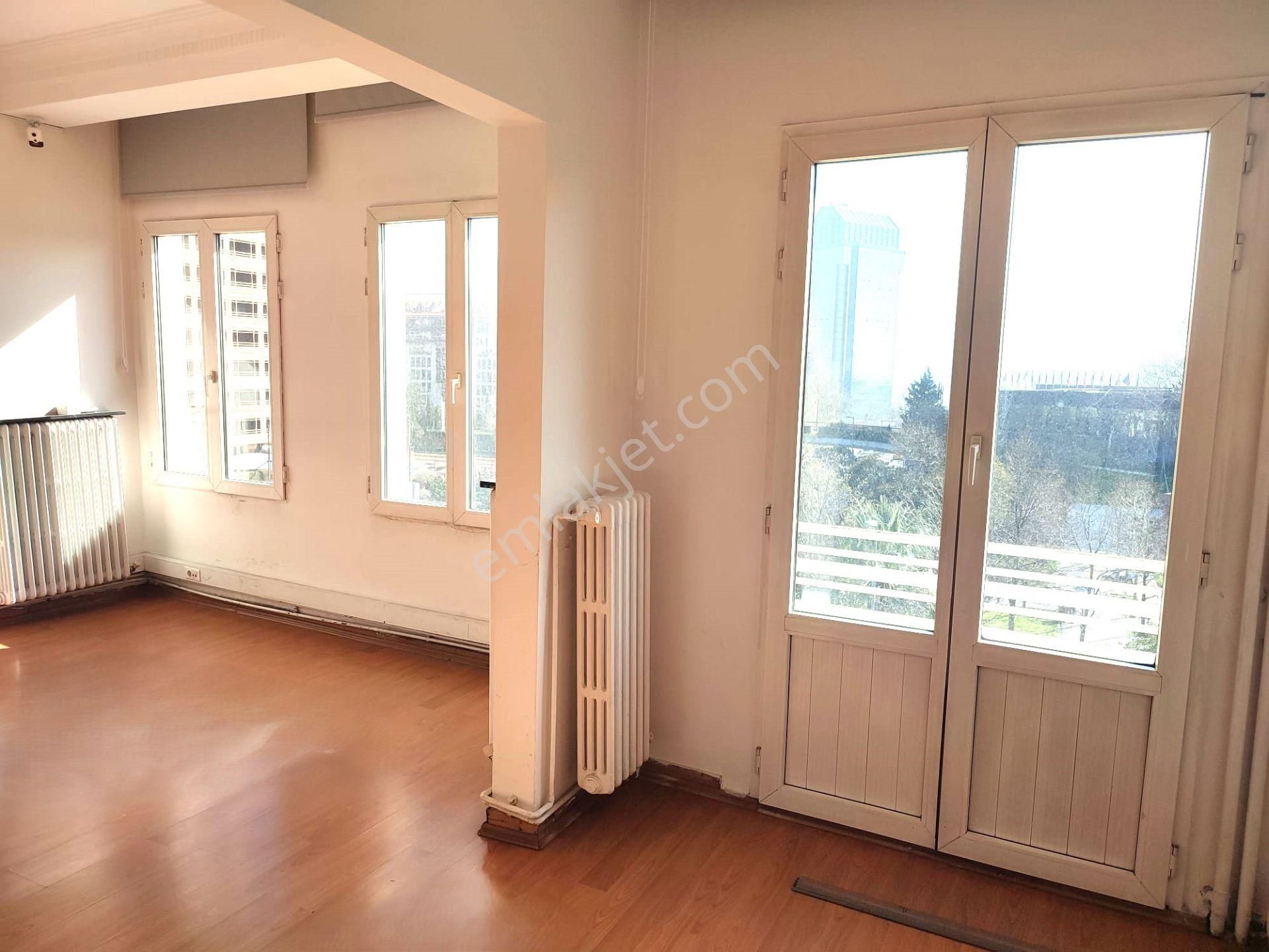 Suna Tabakçı'dan Taksim Cumhuriyet Caddesi 125 M2 Kiralık Ofis - Görsel 9