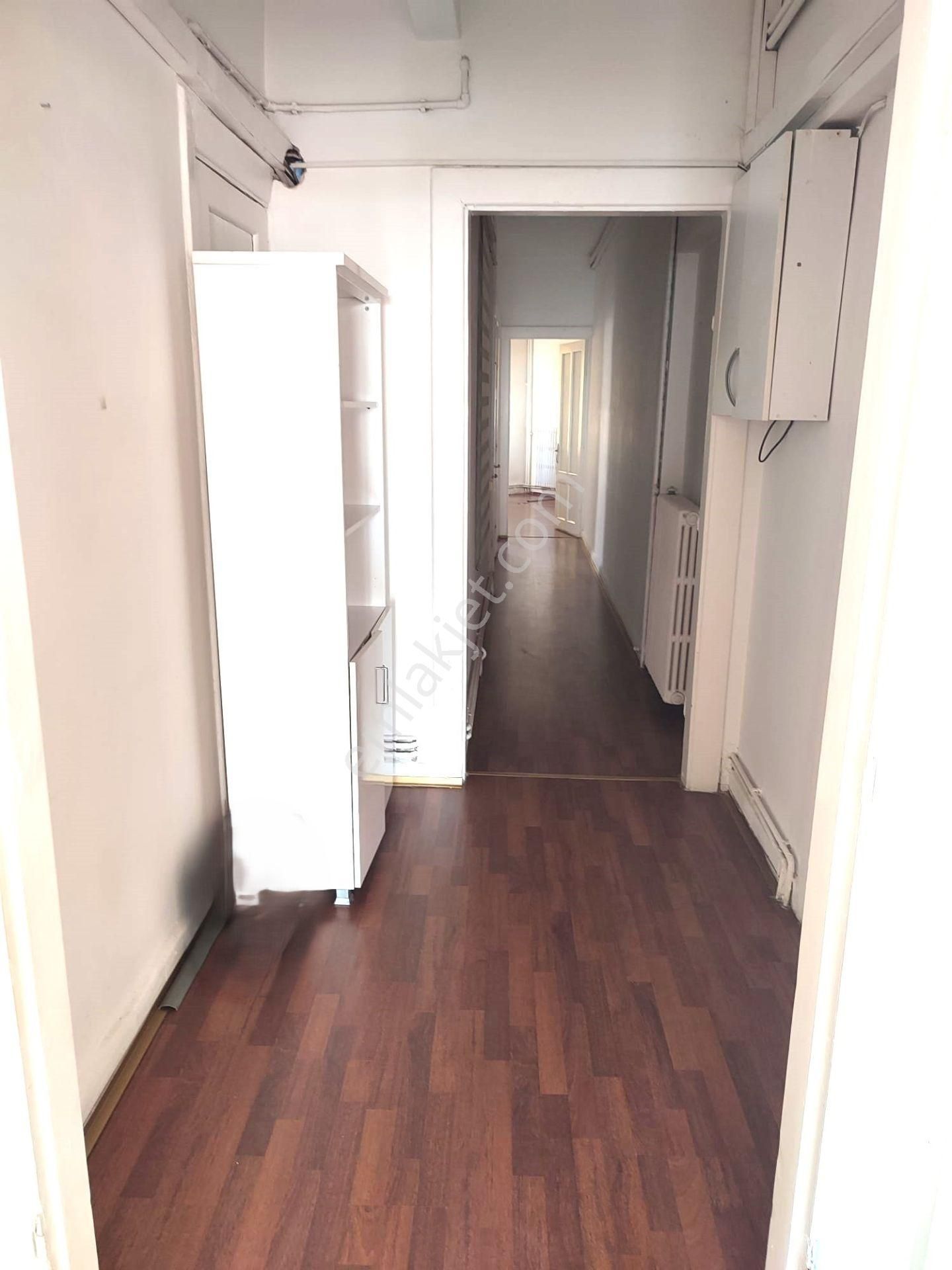 Suna Tabakçı'dan Taksim Cumhuriyet Caddesi 125 M2 Kiralık Ofis - Görsel 17