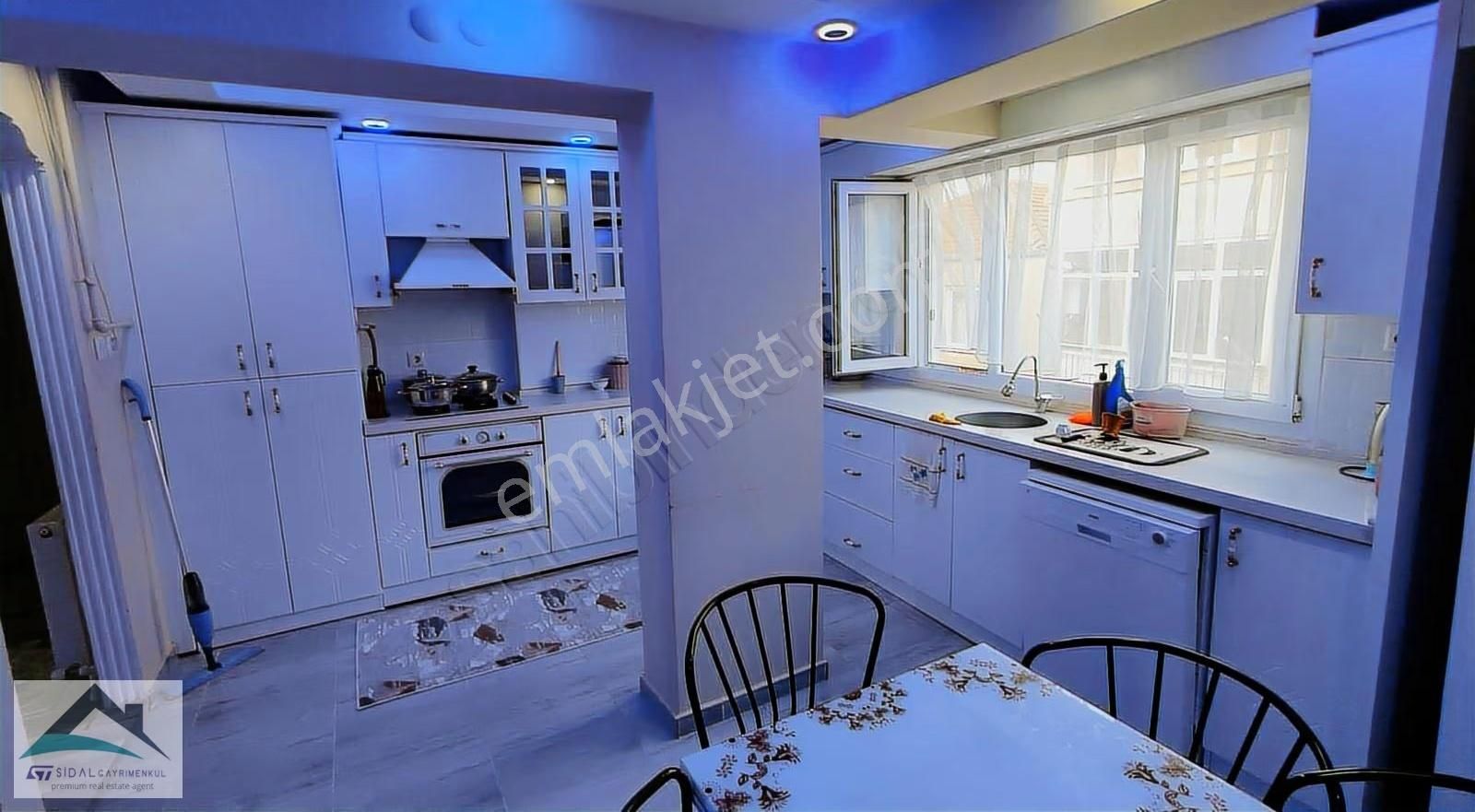 Tevfikiye Mahallesinde 5+1 240m2 Satılık Dubleks - Görsel 26