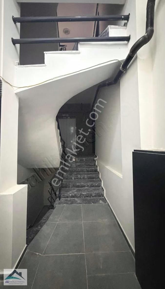Sidal'dan Muradiye'de 1+1 Site İçi Satılık Daire - Görsel 3