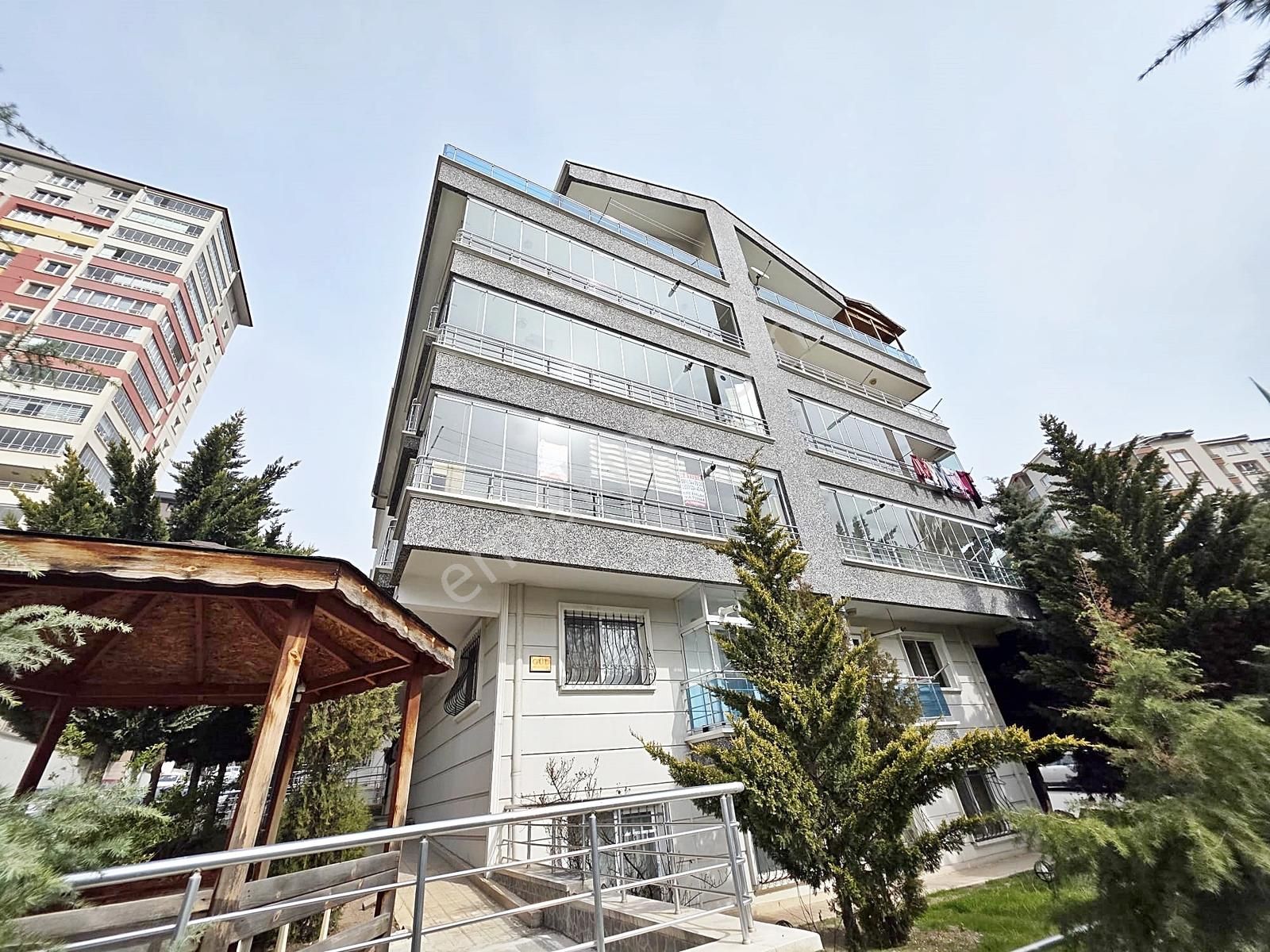 Merkezi Konumda Ego Dolmuş Önünden Geçiyor Katta Asansörlü 3+1