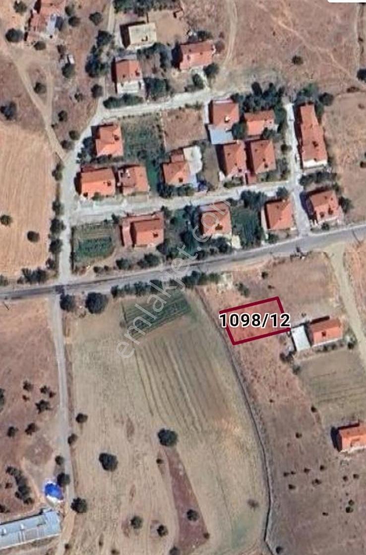 Uşak Eşme Cumhuriyet Mahallesinde 395m2 Satılık Arsa - Görsel 3