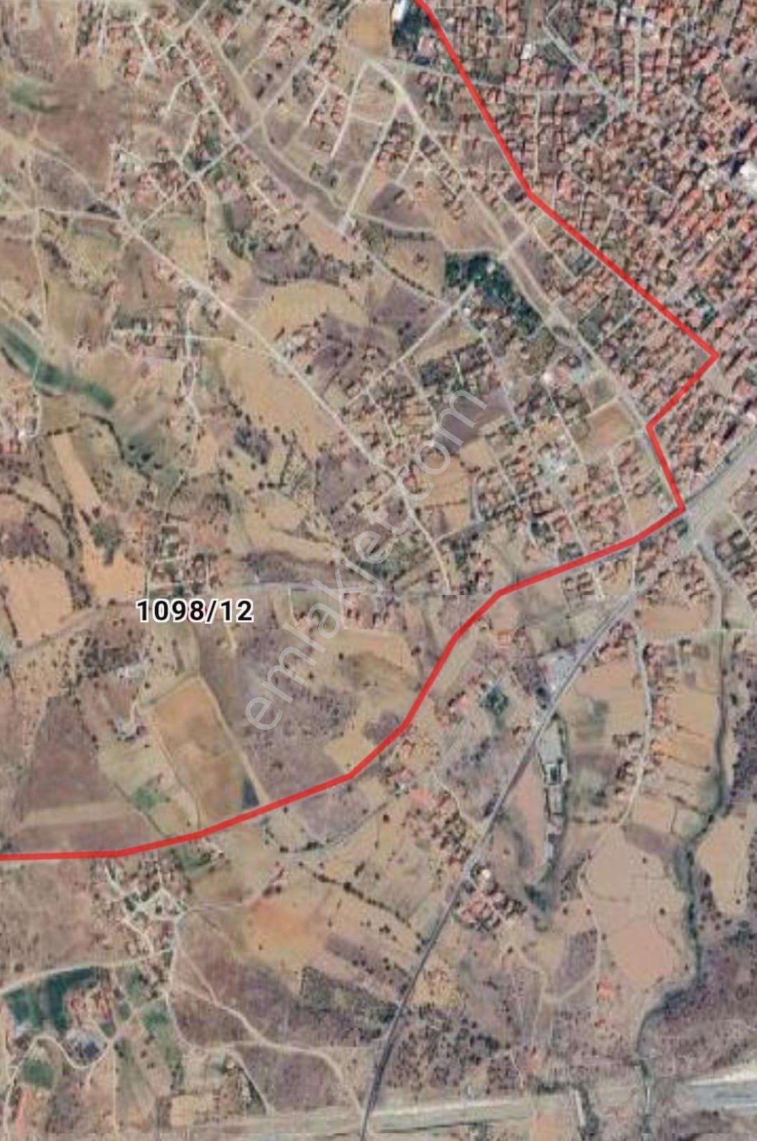 Uşak Eşme Cumhuriyet Mahallesinde 395m2 Satılık Arsa - Görsel 4