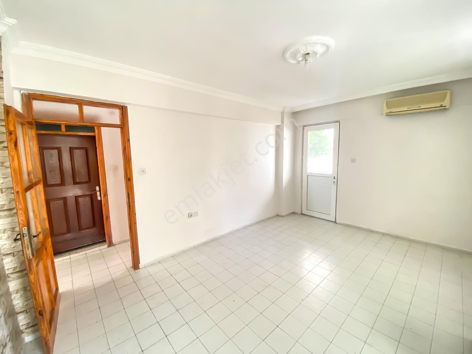 Ata'dan Mba Koleji Yakını Giriş Kat Ve Bahçeli 2+1 Düz Daire - Görsel 13