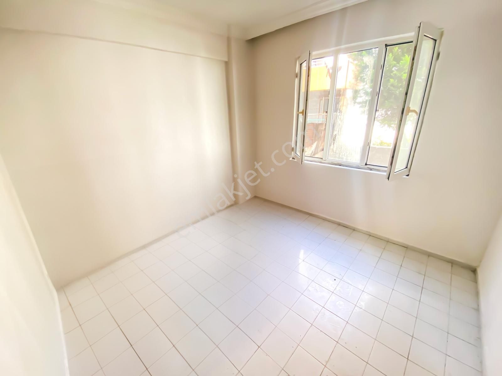 Ata'dan Mba Koleji Yakını Giriş Kat Ve Bahçeli 2+1 Düz Daire - Görsel 4