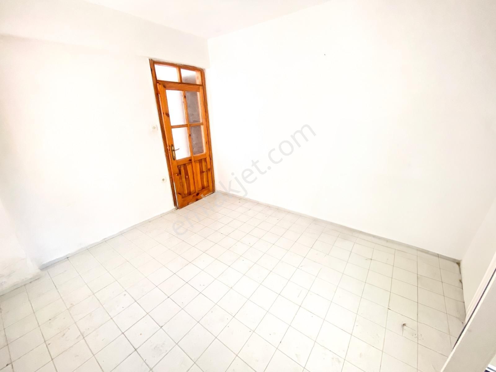 Ata'dan Mba Koleji Yakını Giriş Kat Ve Bahçeli 2+1 Düz Daire - Görsel 16