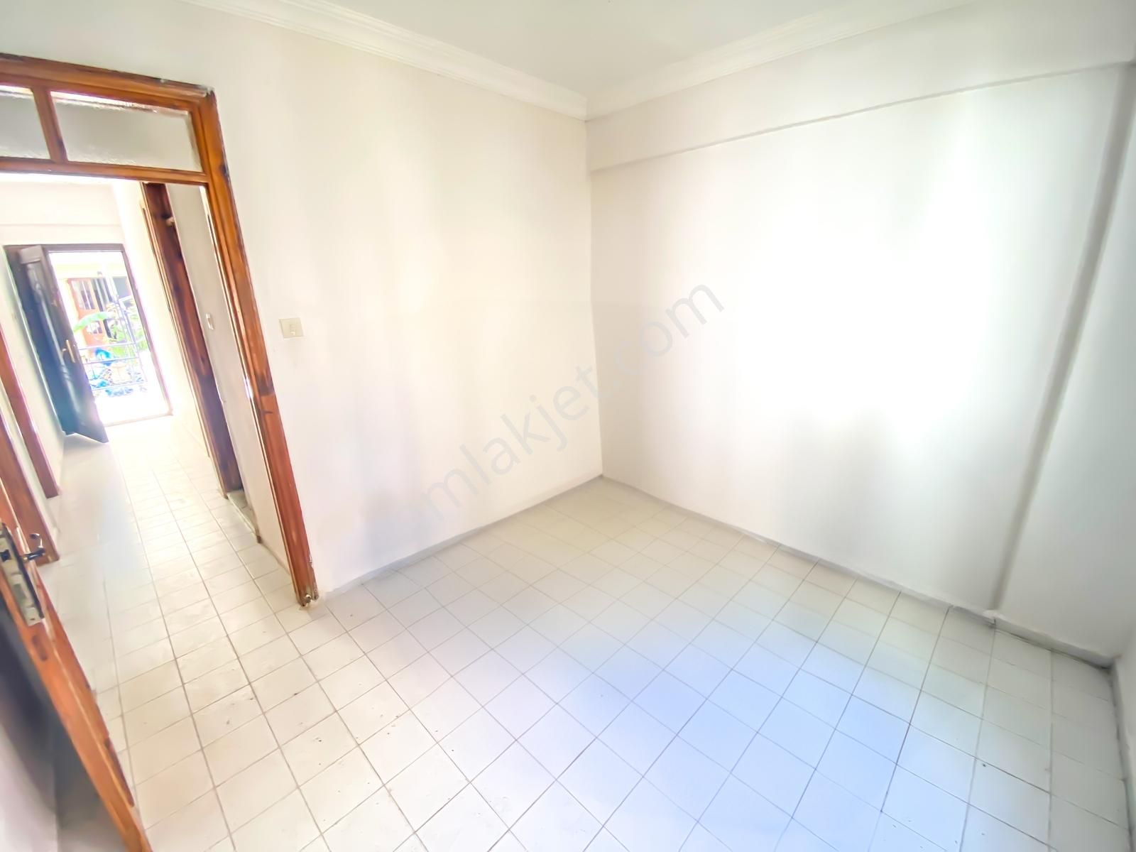 Ata'dan Mba Koleji Yakını Giriş Kat Ve Bahçeli 2+1 Düz Daire - Görsel 7