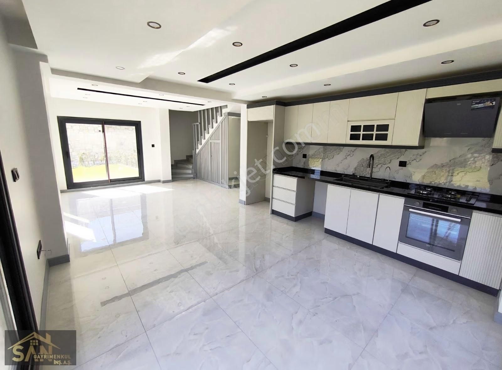 Urla Gdn Gold Sitesinde Satılık 140 Metre Bahçeli Daire - Görsel 2