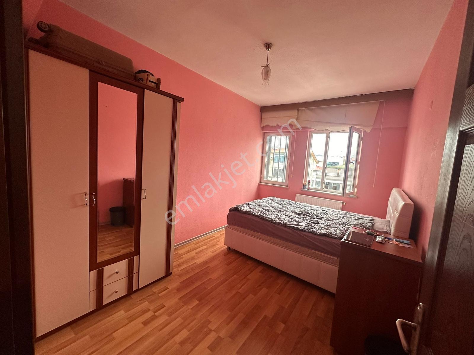 Şirinevler'de Geniş 2+1 | Ara Kat | Eşyalı Satılık Daire - Görsel 18