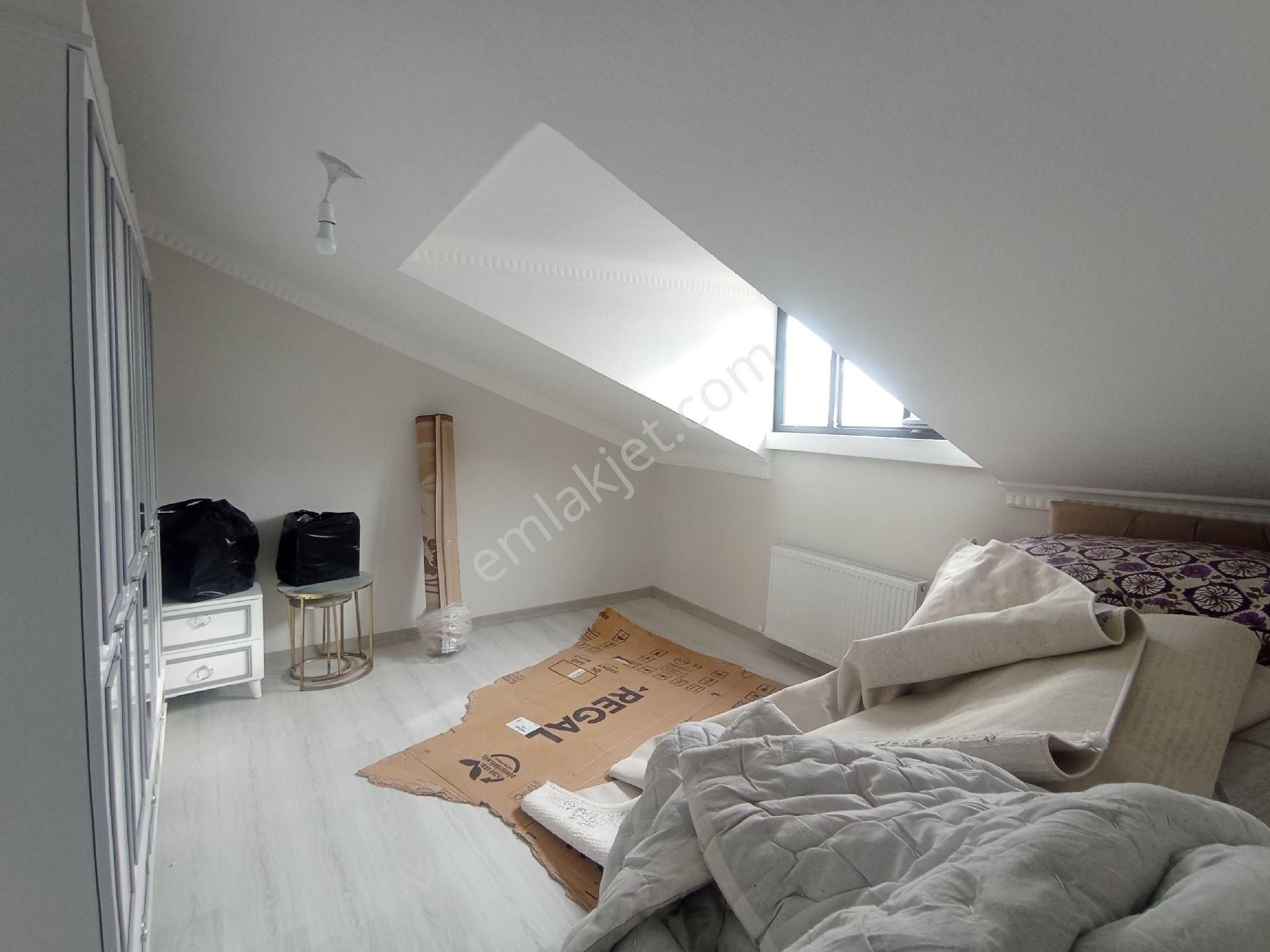 Sıfır Çatı Katı 2+1 | 80 M² | Kısmen Eşyalı | Ulaşıma Yakın | Drs Gayrimenkul