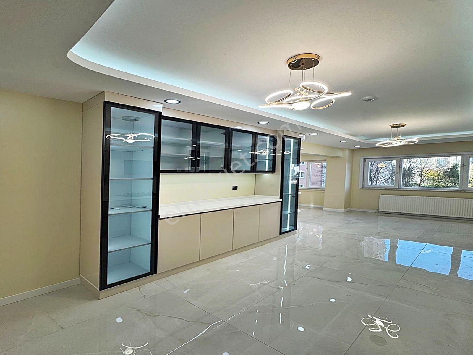 Cadde34 Yapı'dan West Marinaya Komşu Site İçerisinde Full Dekorlu Devasa M2 De Satılık 3+1 Daire!! - Görsel 3