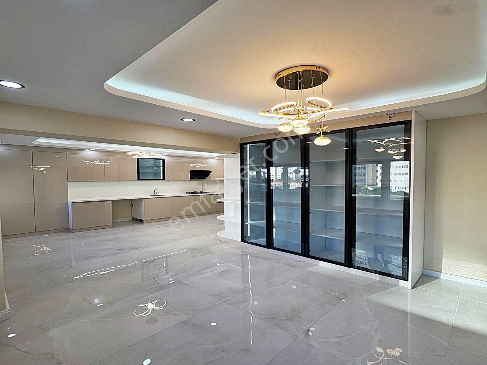 Cadde34 Yapı'dan West Marinaya Komşu Site İçerisinde Full Dekorlu Devasa M2 De Satılık 3+1 Daire!! - Görsel 2