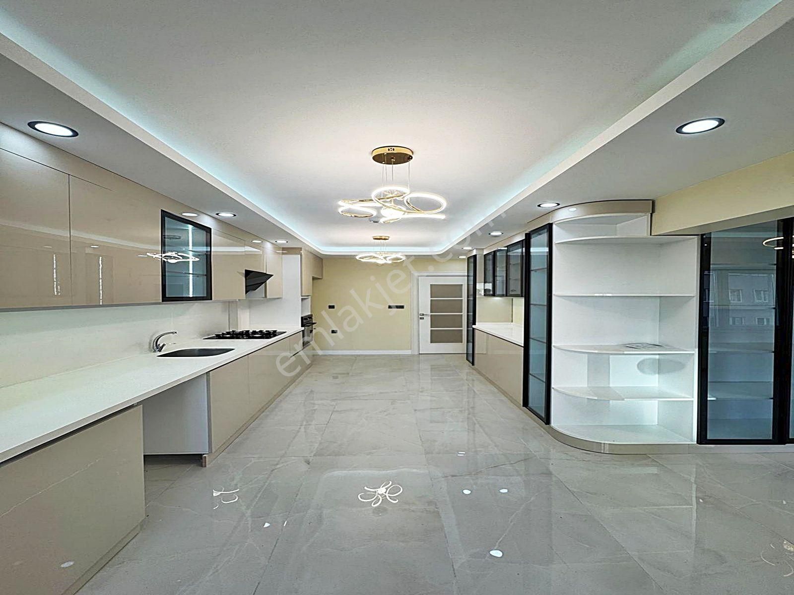 Cadde34 Yapı'dan West Marinaya Komşu Site İçerisinde Full Dekorlu Devasa M2 De Satılık 3+1 Daire!! - Görsel 6