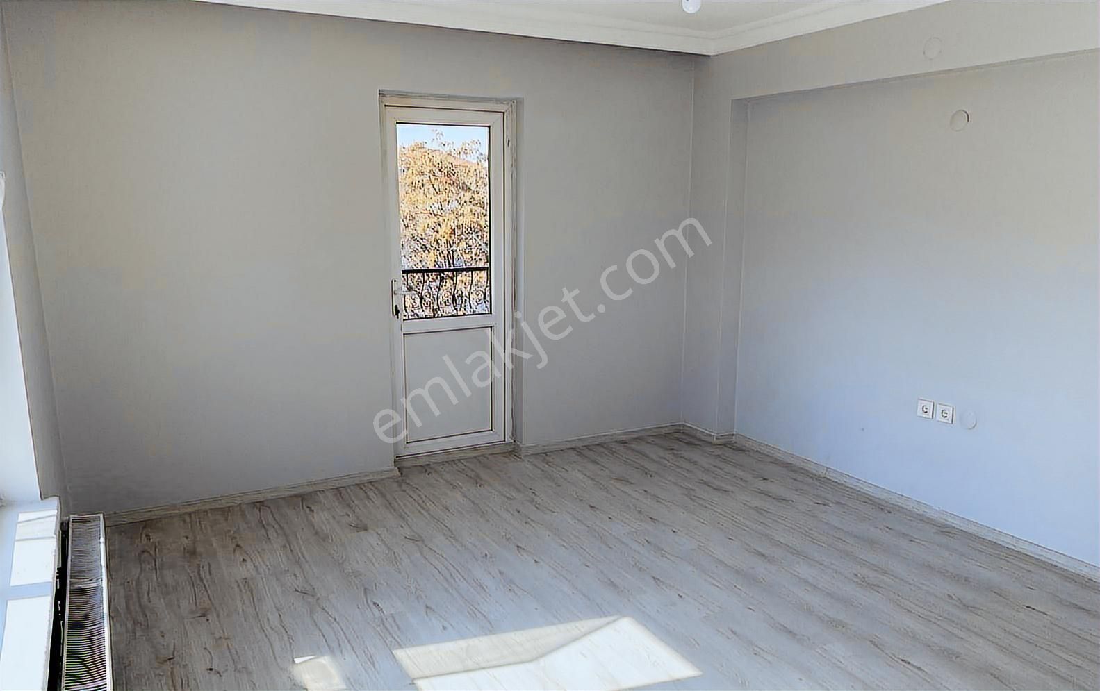 Kapalı Pazar Yeri Karşısı 3+1 Köşe Daire - Görsel 14