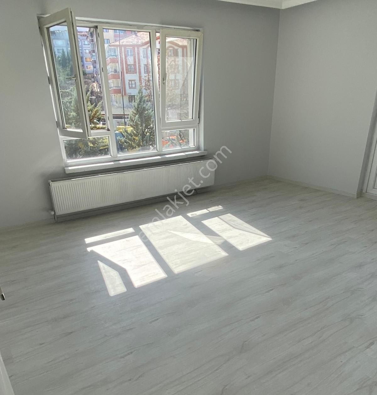 Kapalı Pazar Yeri Karşısı 3+1 Köşe Daire - Görsel 13