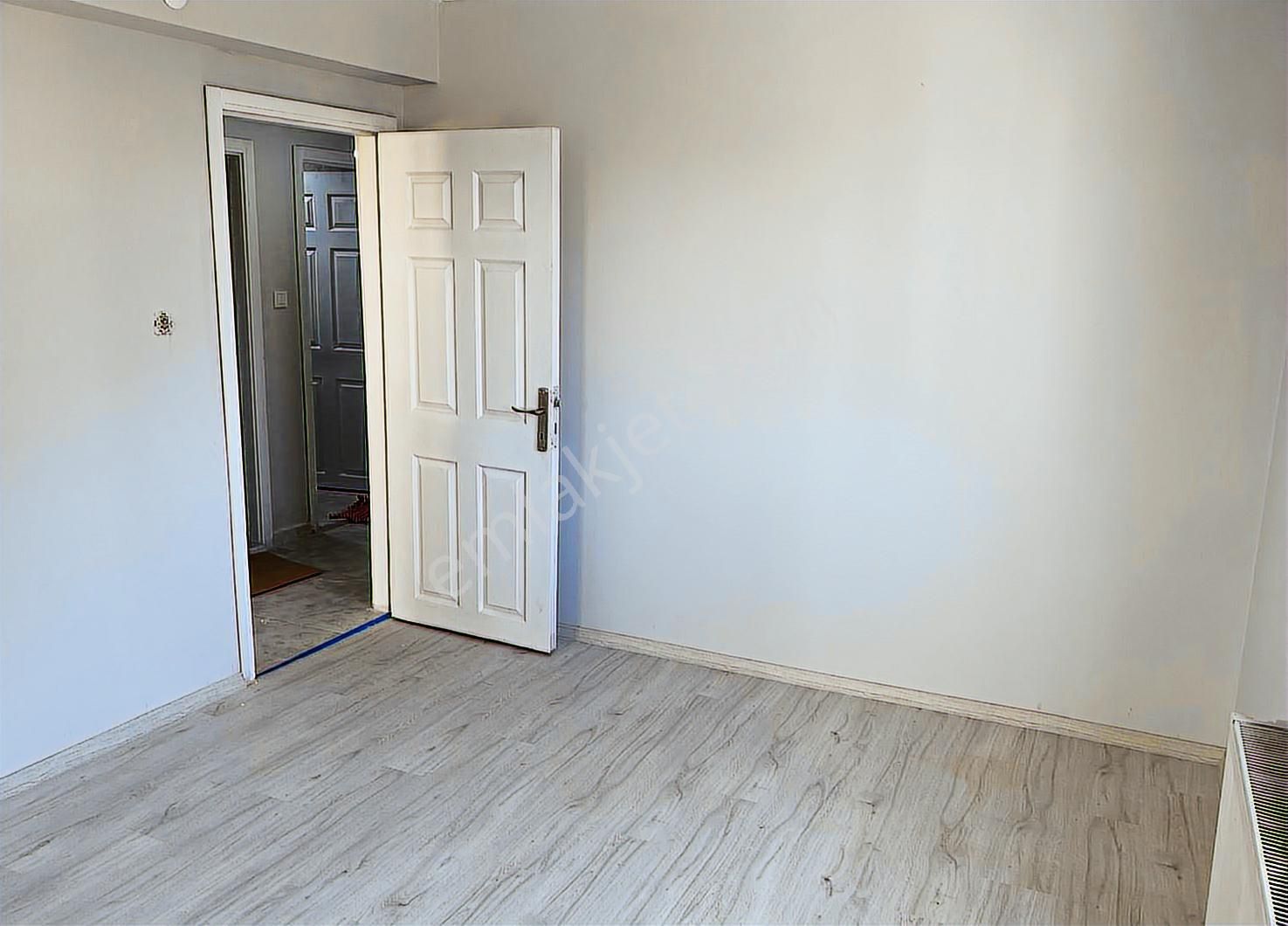 Kapalı Pazar Yeri Karşısı 3+1 Köşe Daire - Görsel 3