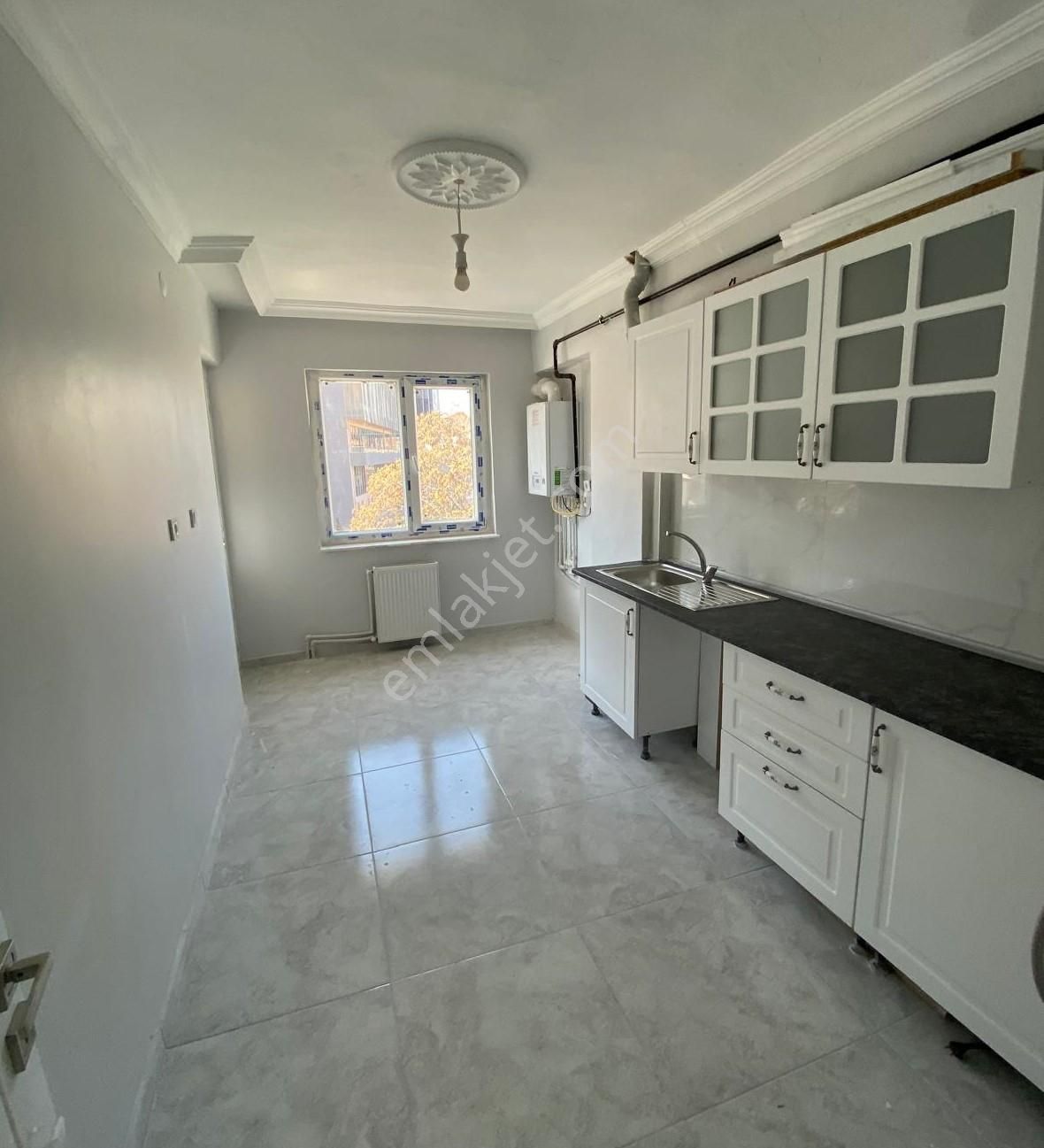 Kapalı Pazar Yeri Karşısı 3+1 Köşe Daire - Görsel 8