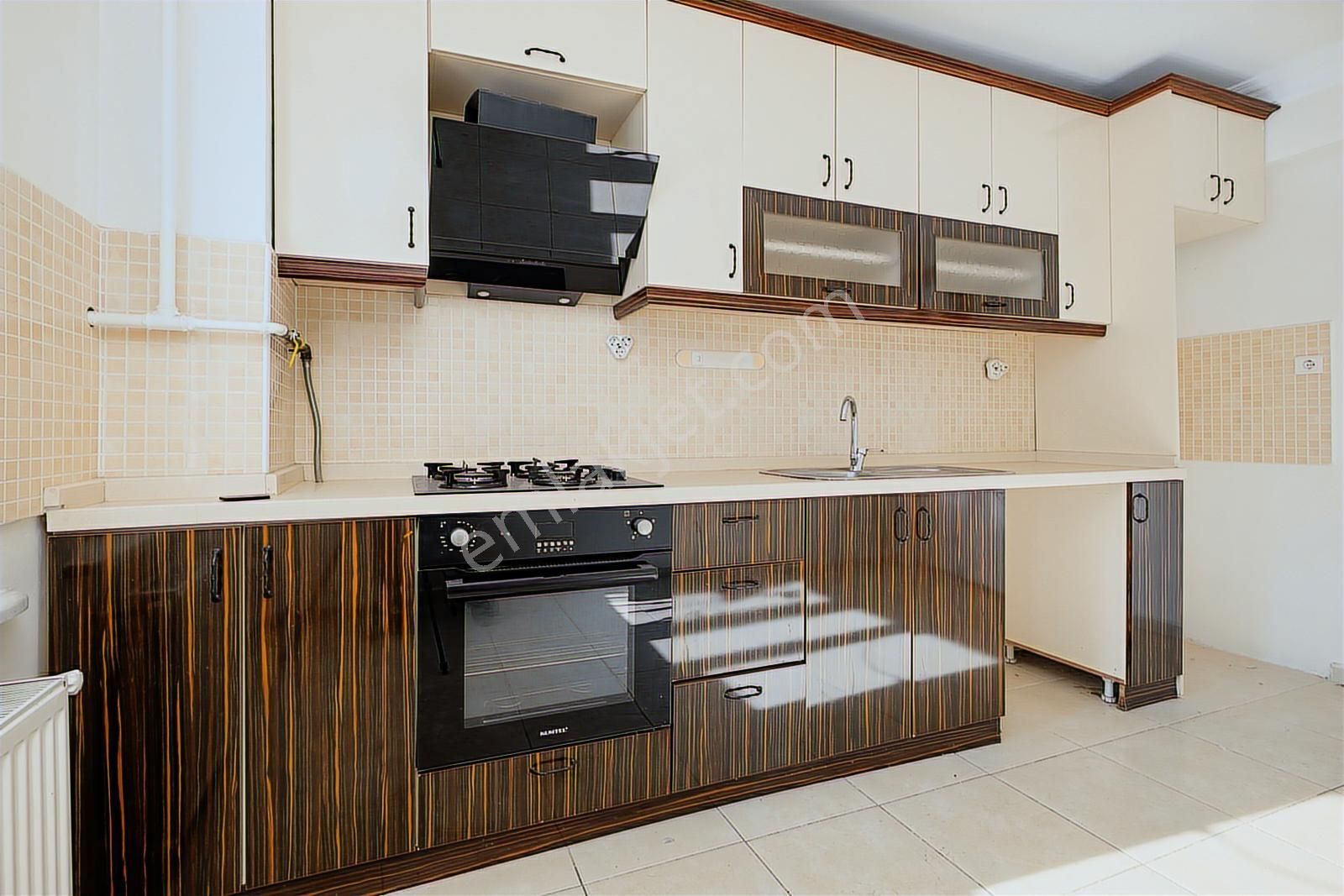 Remaxadvantage'den 23 Nısanda ,geniş 4+1 Havuzlu Daire - Görsel 12