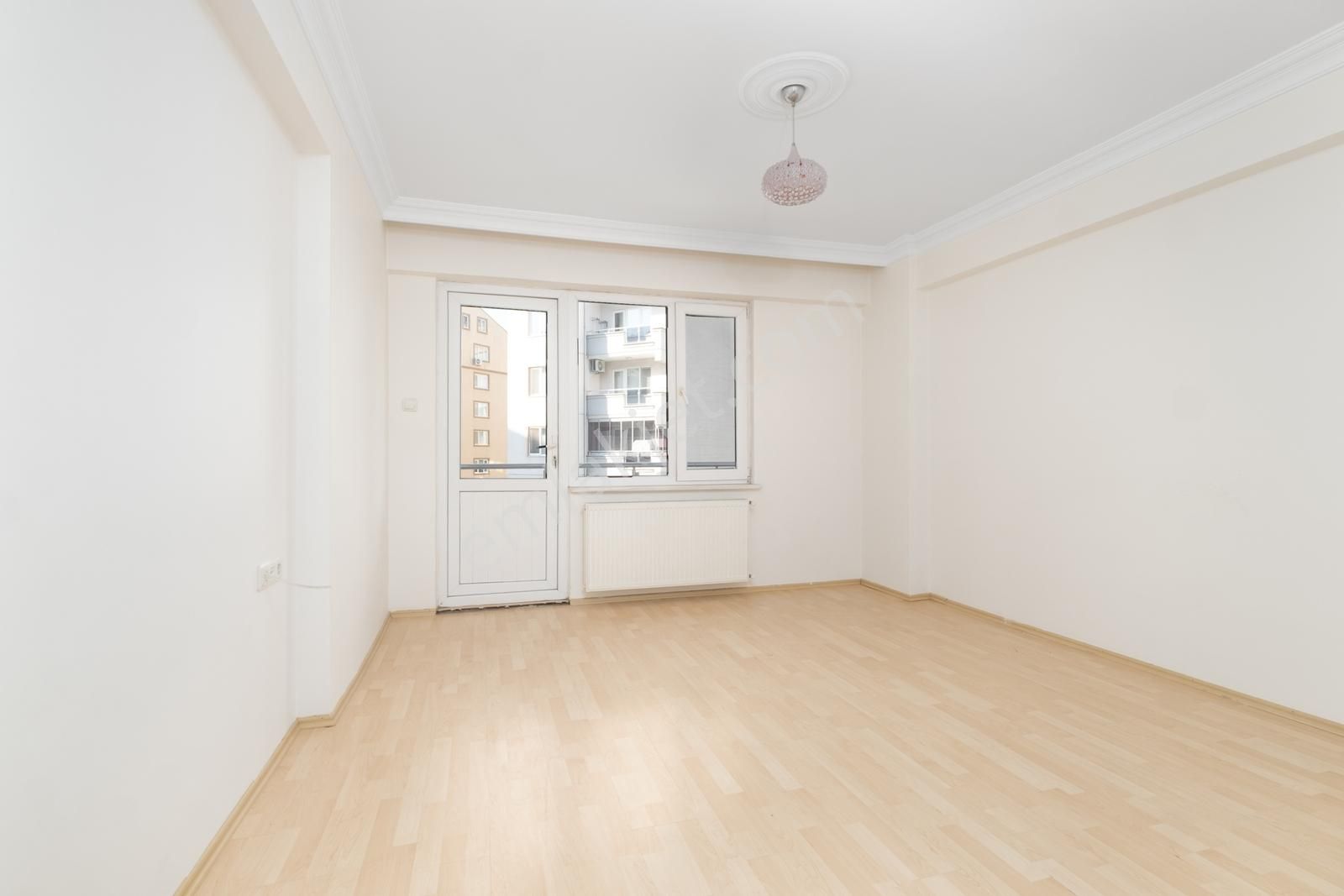 Remaxadvantage'den 23 Nısanda ,geniş 4+1 Havuzlu Daire - Görsel 4