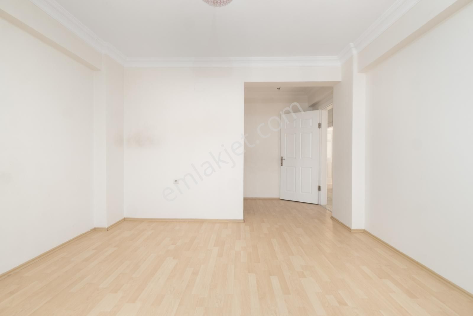 Remaxadvantage'den 23 Nısanda ,geniş 4+1 Havuzlu Daire - Görsel 9