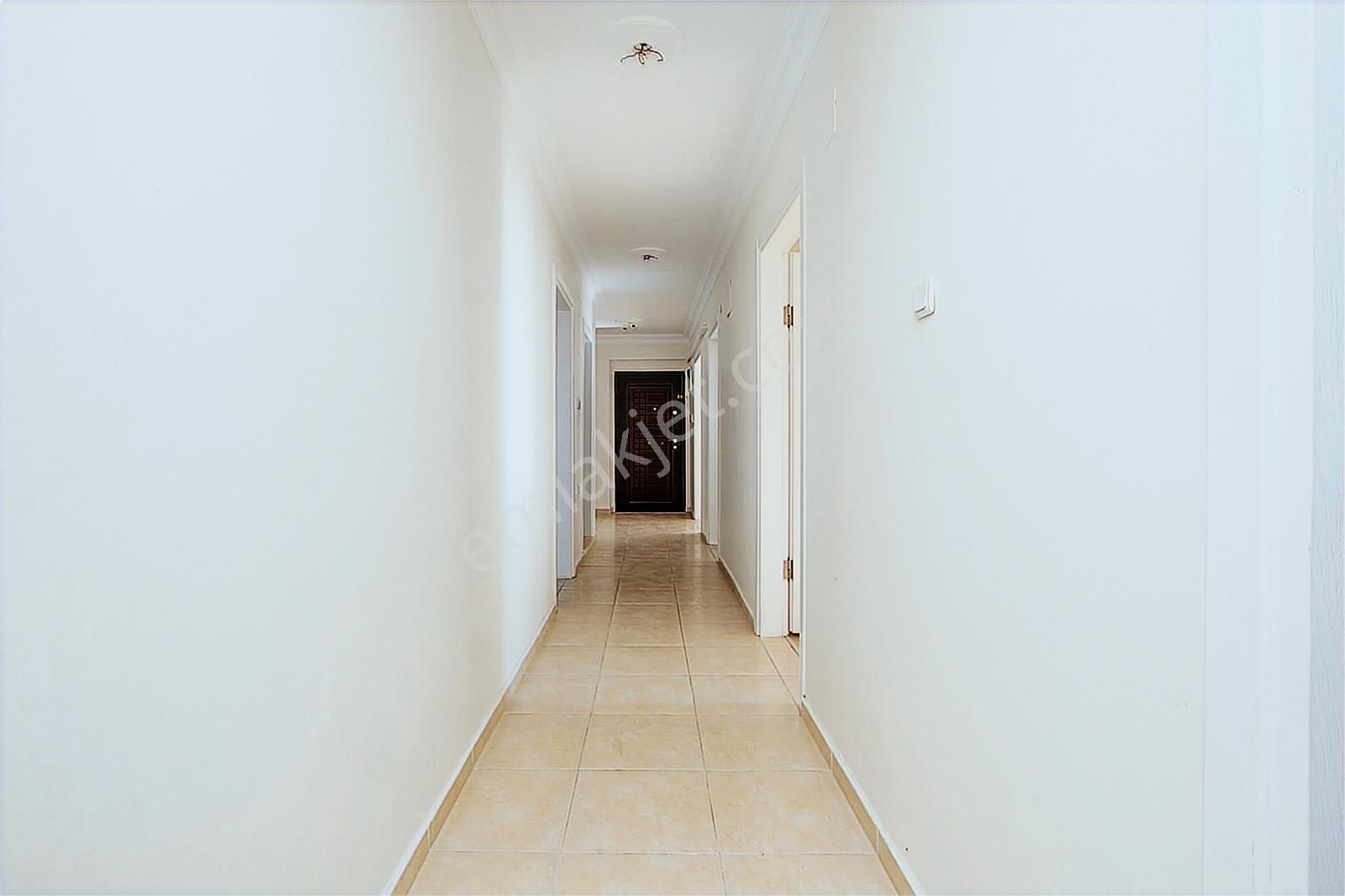 Remaxadvantage'den 23 Nısanda ,geniş 4+1 Havuzlu Daire - Görsel 8