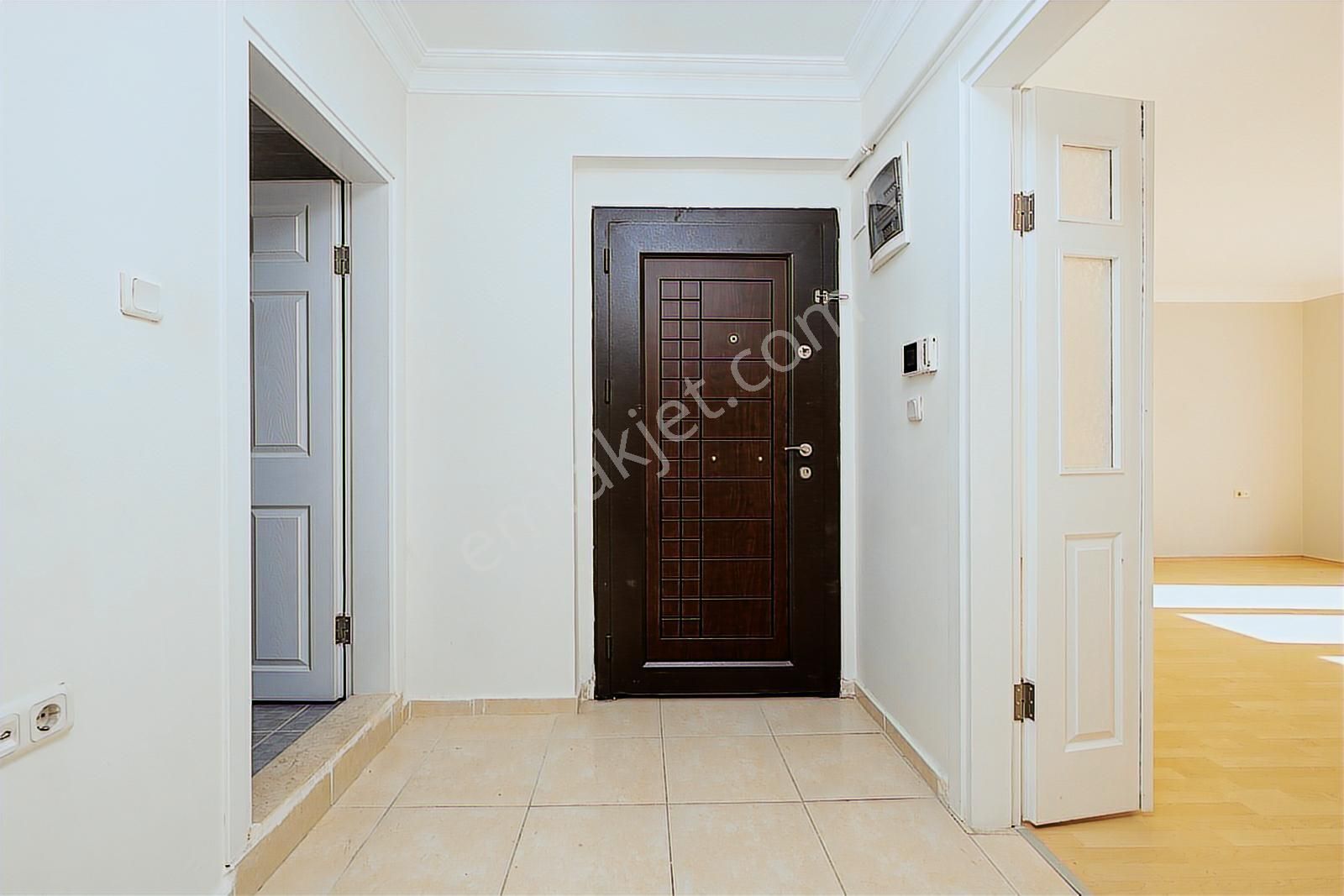 Remaxadvantage'den 23 Nısanda ,geniş 4+1 Havuzlu Daire - Görsel 14