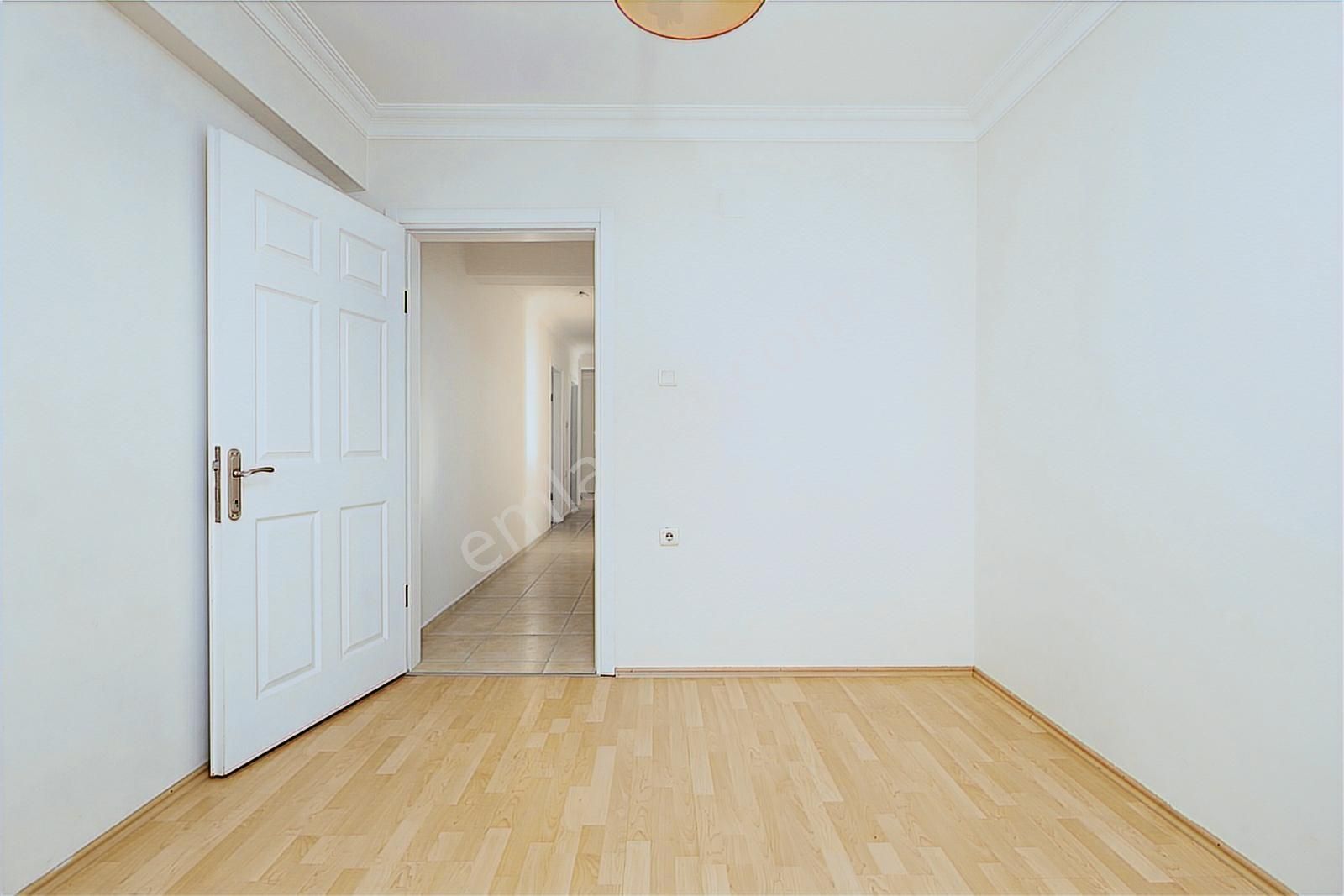 Remaxadvantage'den 23 Nısanda ,geniş 4+1 Havuzlu Daire - Görsel 11