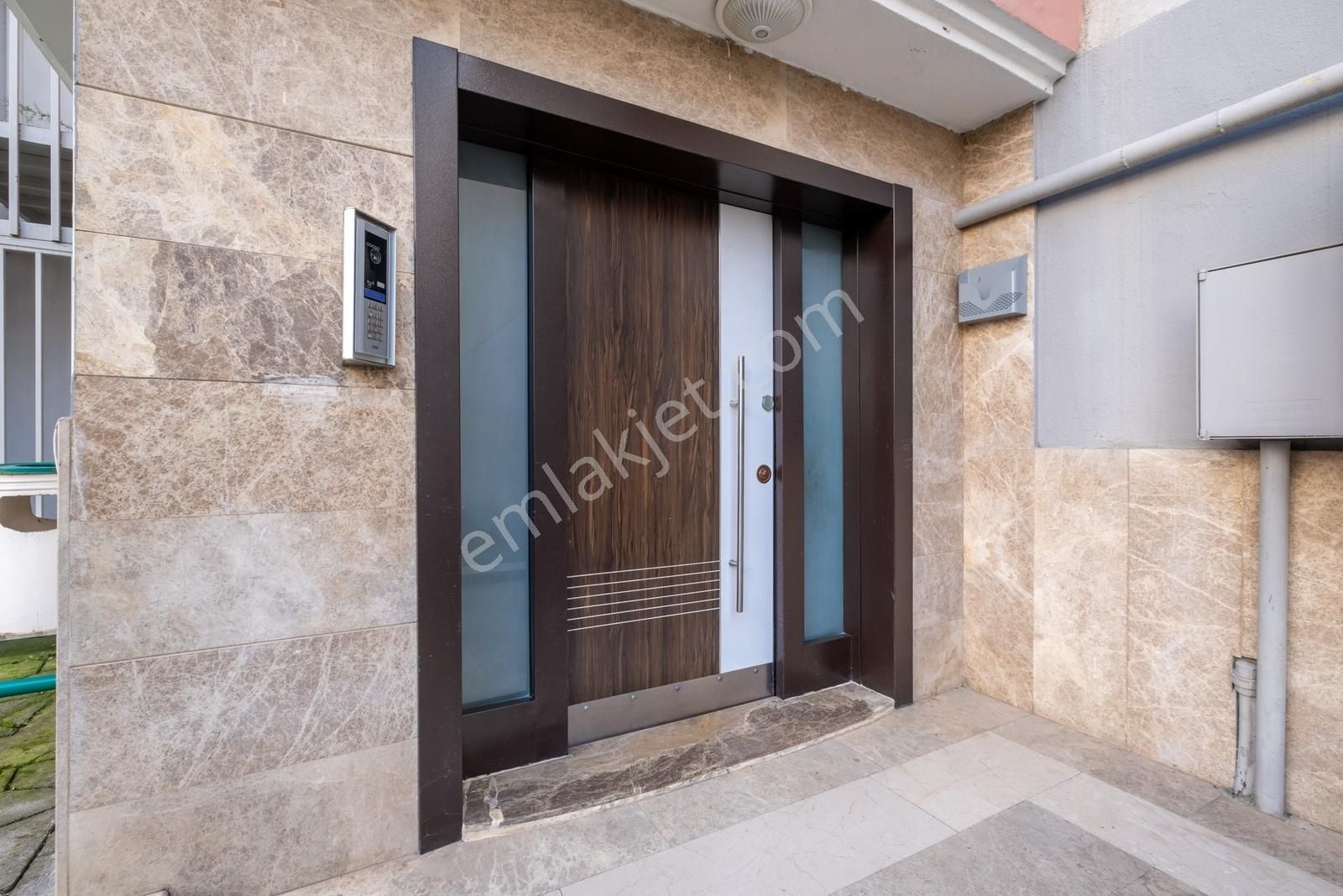 Remaxadvantage'den 23 Nısanda ,geniş 4+1 Havuzlu Daire - Görsel 26