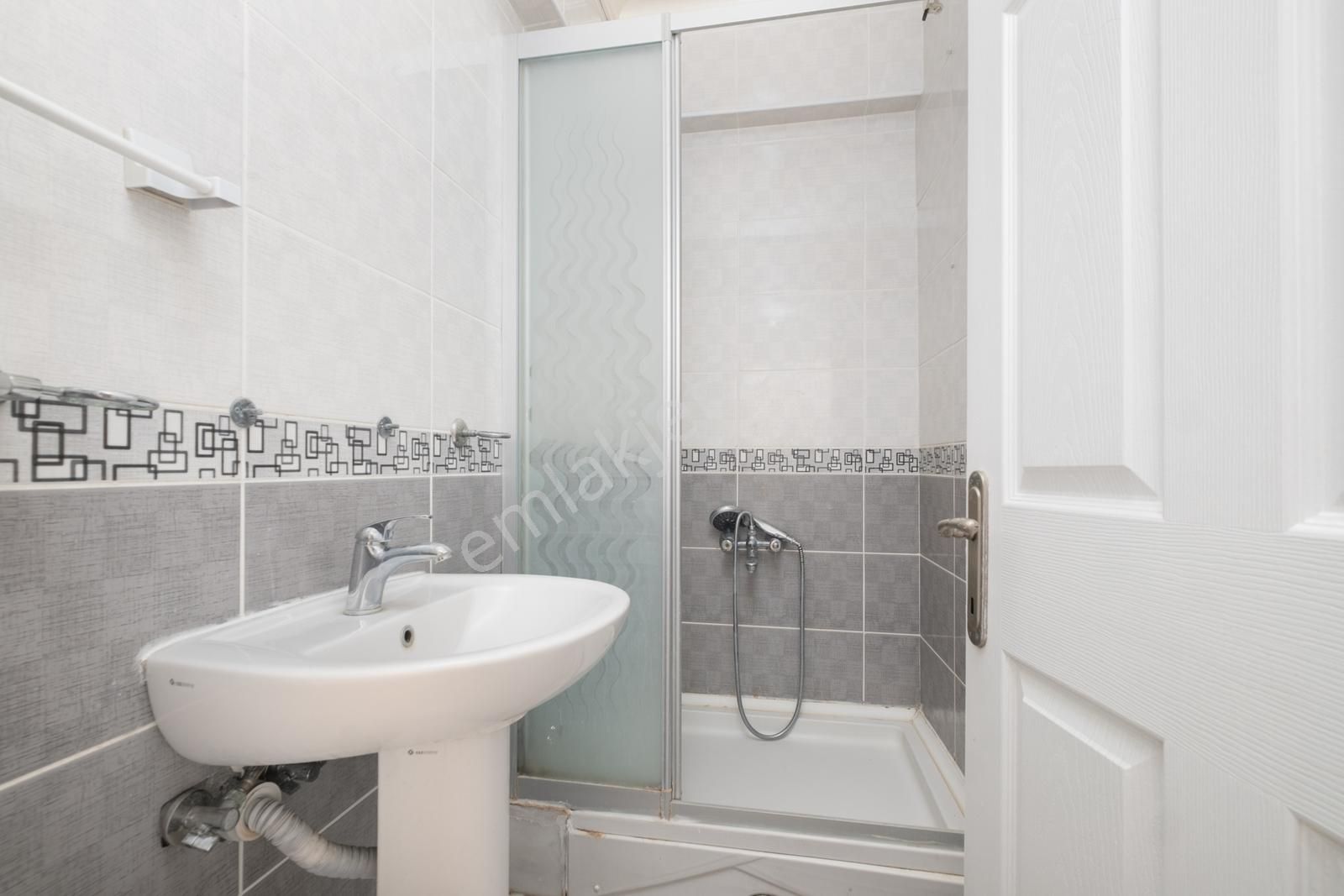 Remaxadvantage'den 23 Nısanda ,geniş 4+1 Havuzlu Daire - Görsel 32