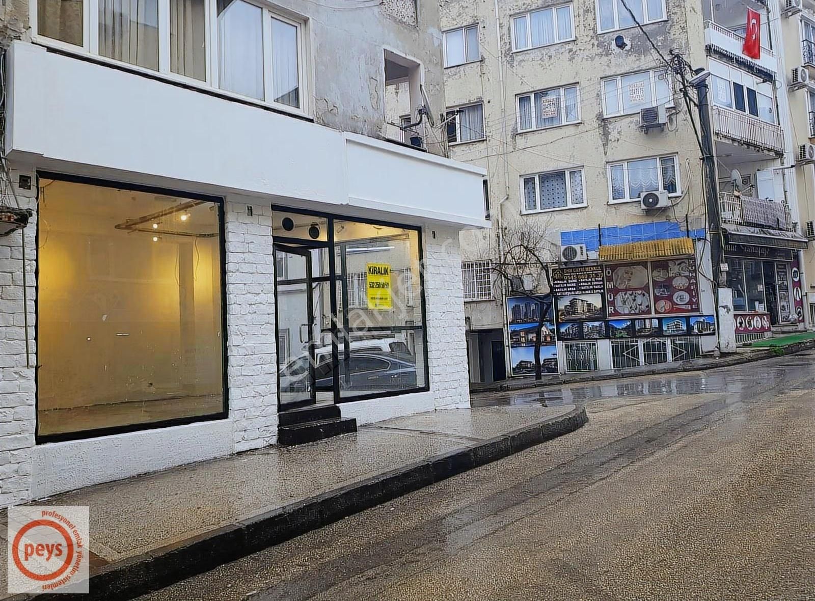 Şehrin Merkezinde Ana Caddesi Üzerinde Köşe Mağaza - Görsel 2