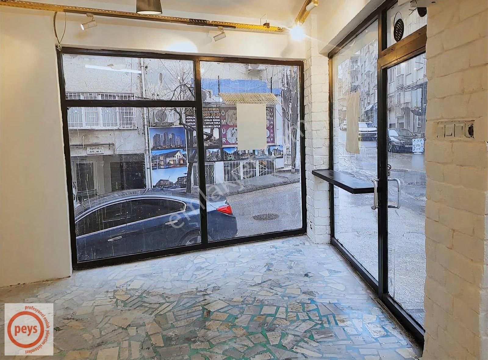 Şehrin Merkezinde Ana Caddesi Üzerinde Köşe Mağaza - Görsel 15