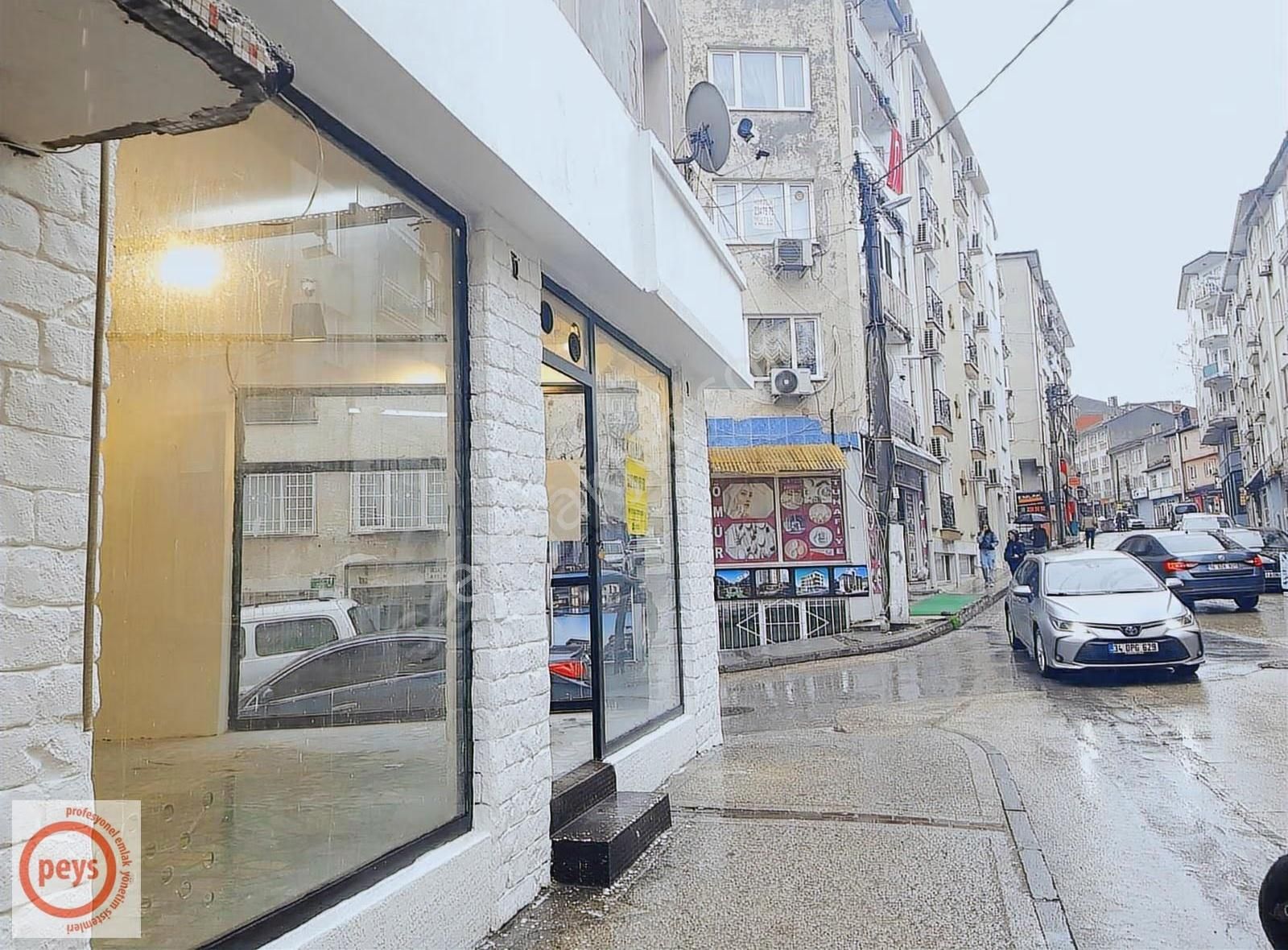 Şehrin Merkezinde Ana Caddesi Üzerinde Köşe Mağaza - Görsel 17