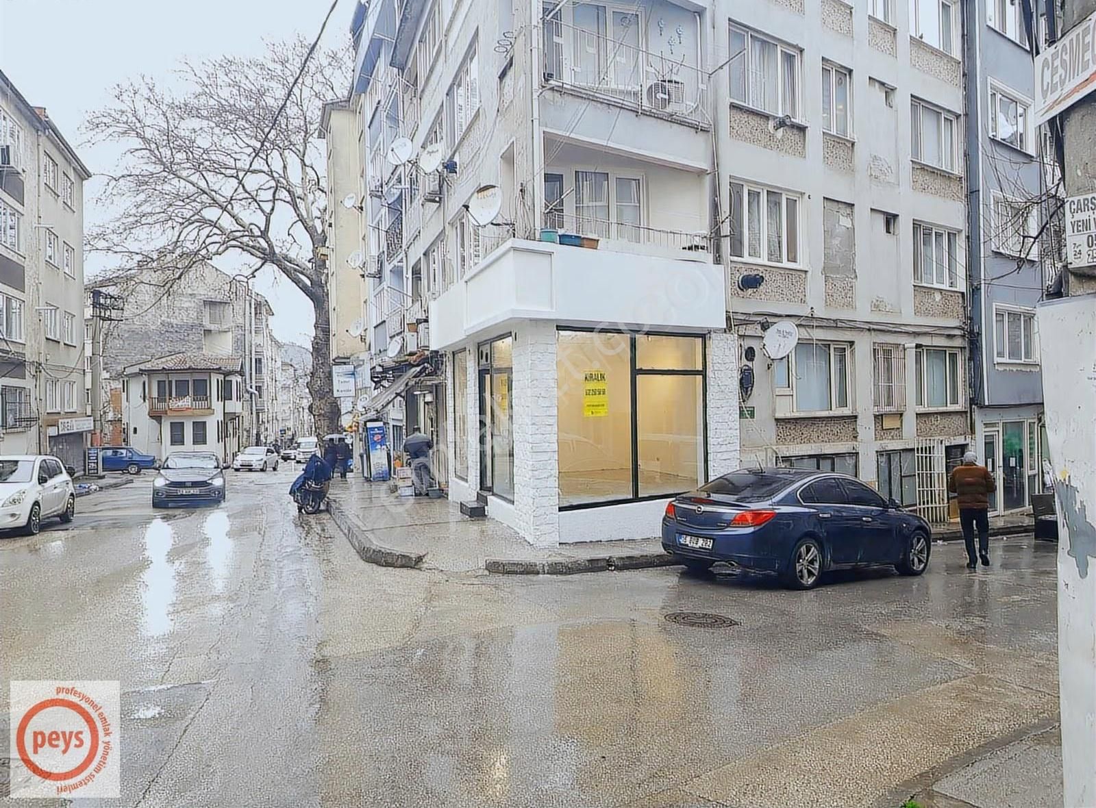 Şehrin Merkezinde Ana Caddesi Üzerinde Köşe Mağaza - Görsel 3
