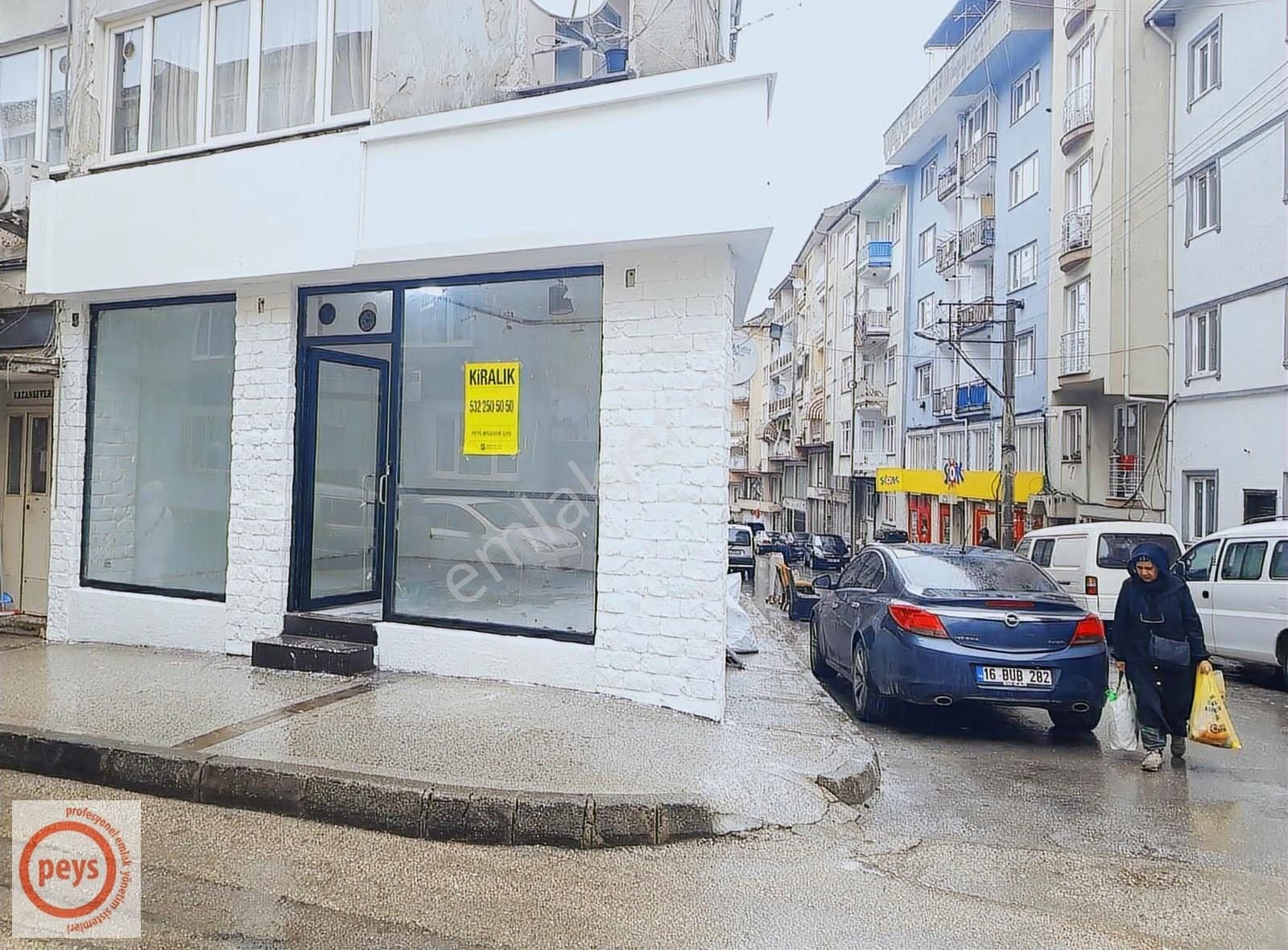 Şehrin Merkezinde Ana Caddesi Üzerinde Köşe Mağaza - Görsel 13