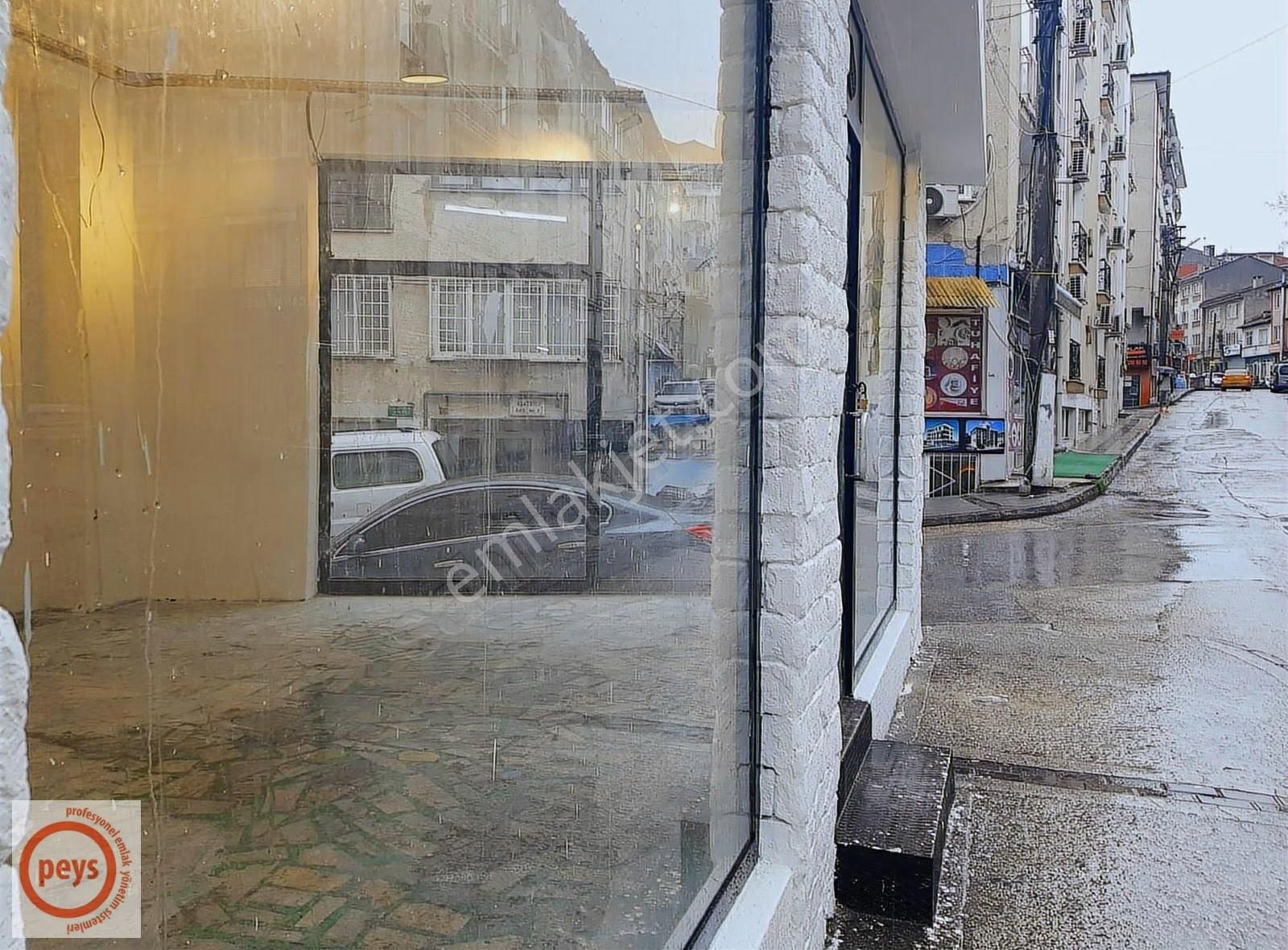 Şehrin Merkezinde Ana Caddesi Üzerinde Köşe Mağaza - Görsel 16