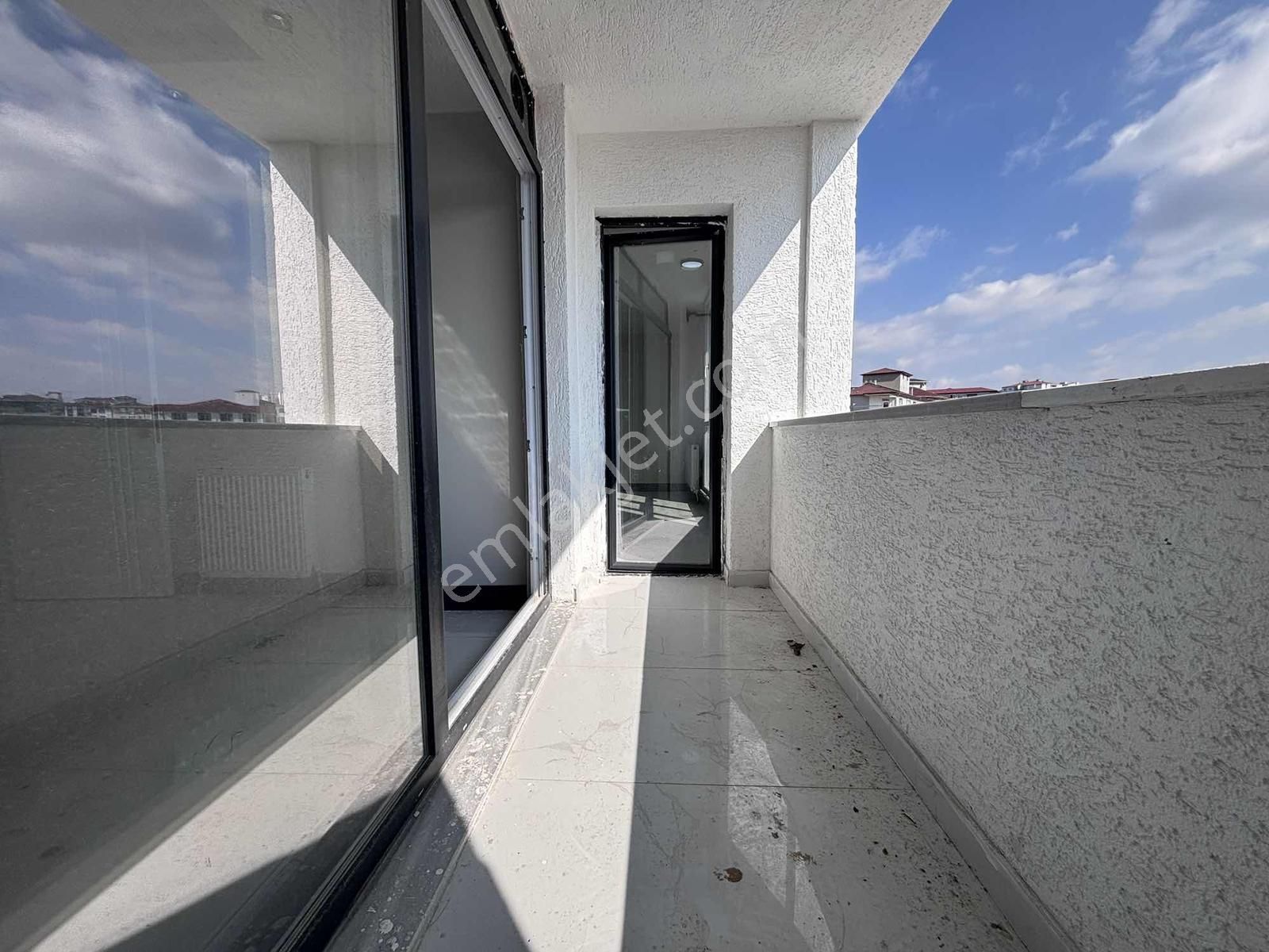 Fa Özbirden Okullar Bölgesinde Öncephe İskanlı 2+1daire - Görsel 2