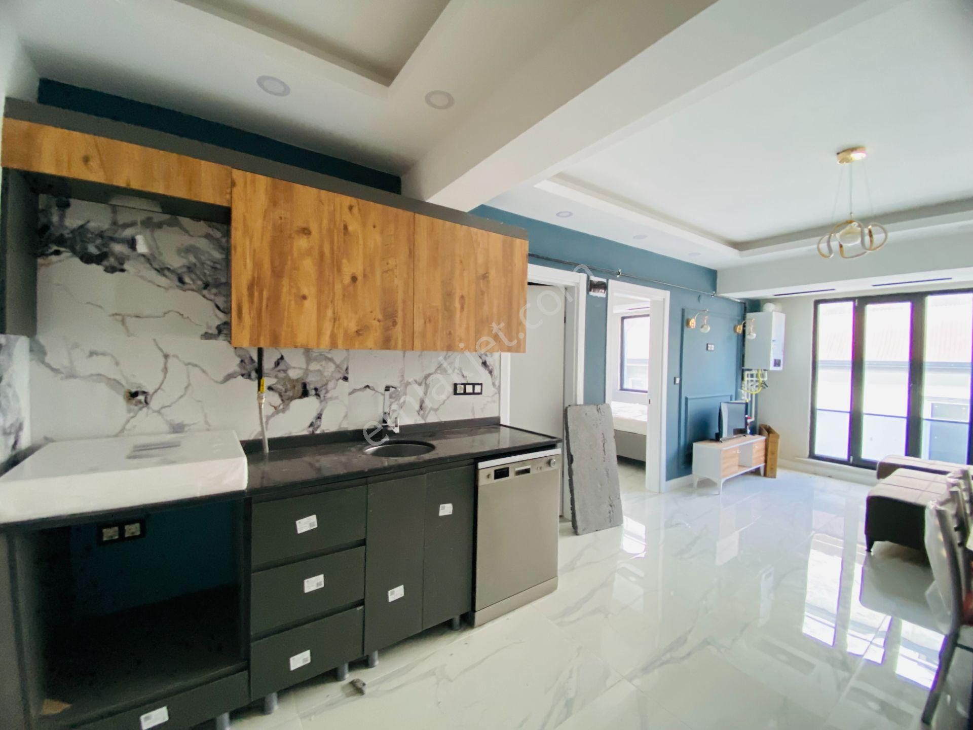 Güven'den Kapaklıda Okullar Bölgesinde Eşyalı Ön Cephe 1+1 Daire - Görsel 12