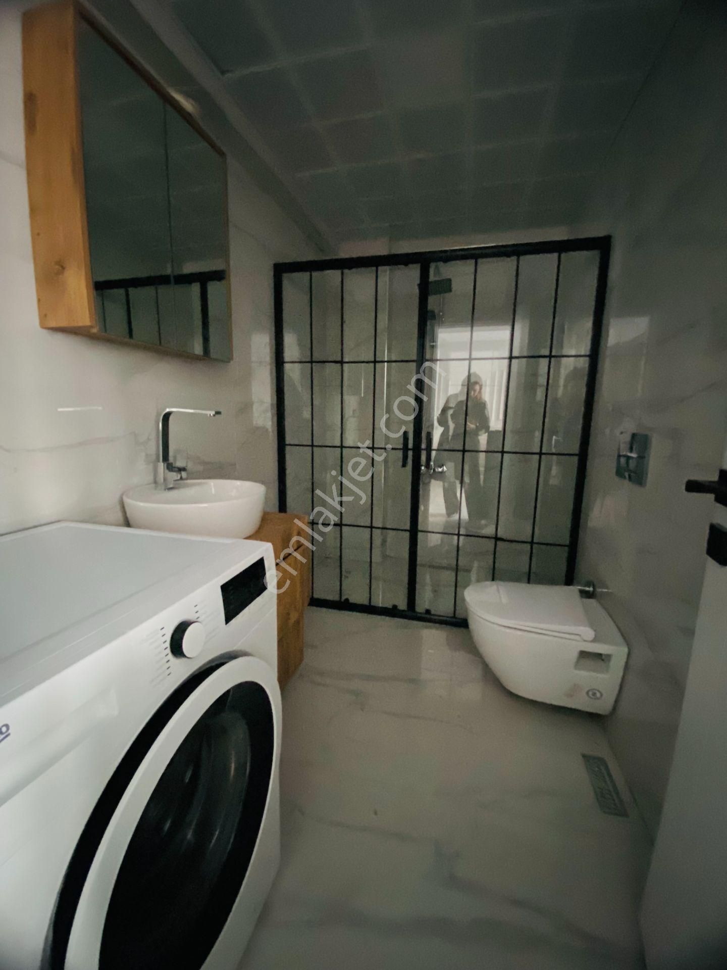 Güven'den Kapaklıda Okullar Bölgesinde Eşyalı Ön Cephe 1+1 Daire - Görsel 20