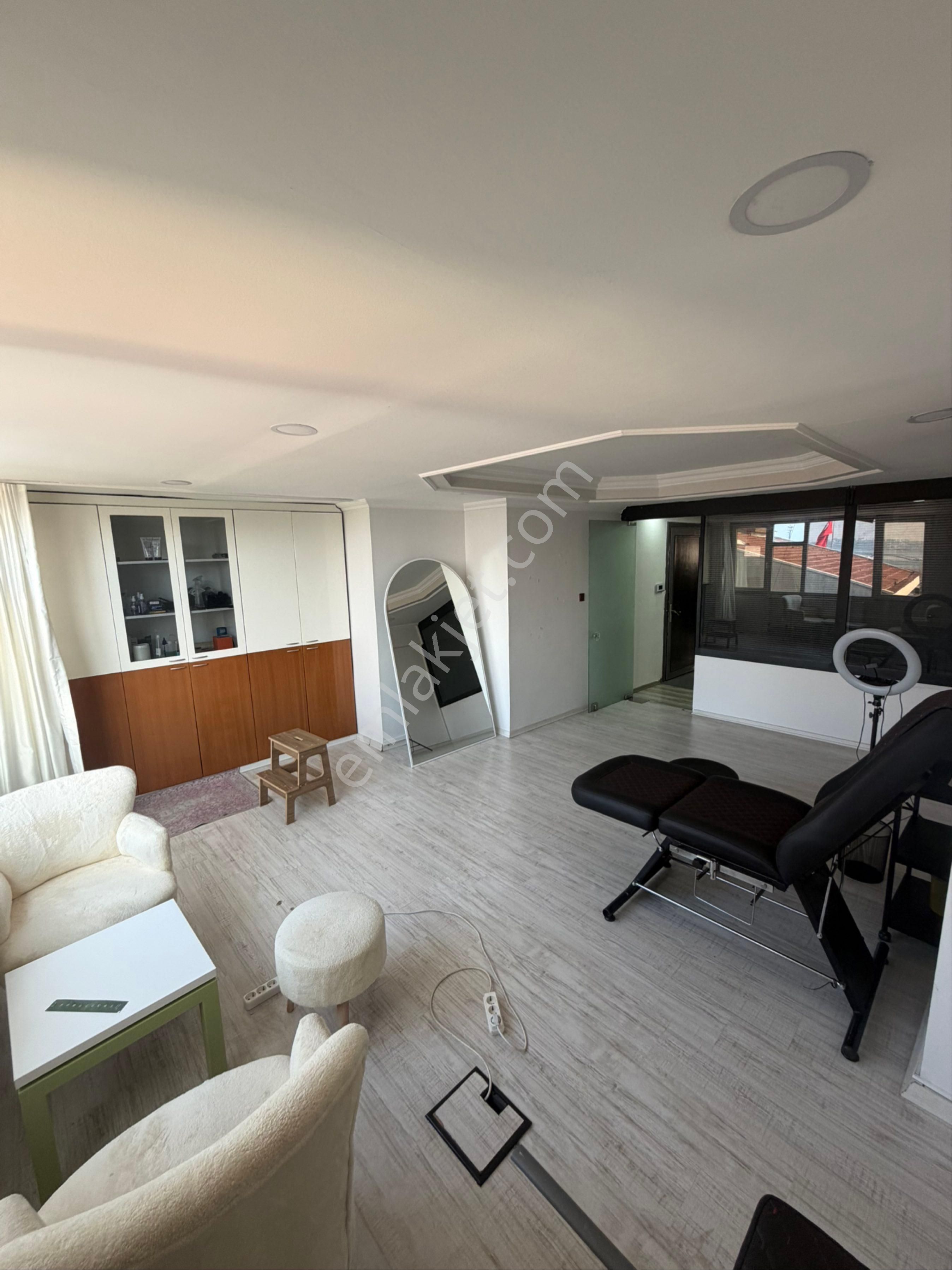 Kadıköy Mühürdar Cd Üzerinde Tabela Değeri Yüksek Aydınlık Manzaralı Asansörlü Ofis - Görsel 14