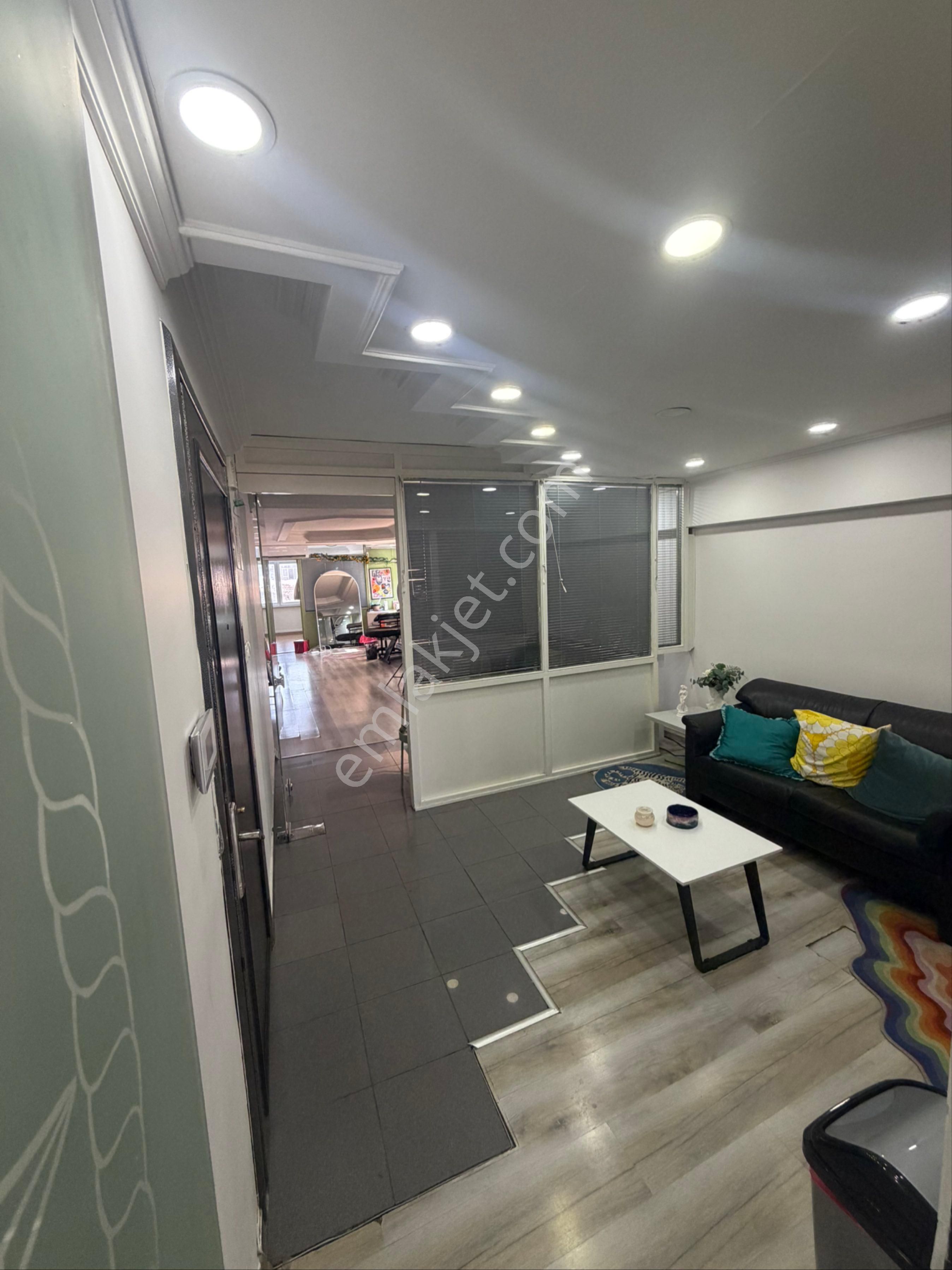 Kadıköy Mühürdar Cd Üzerinde Tabela Değeri Yüksek Aydınlık Manzaralı Asansörlü Ofis - Görsel 25