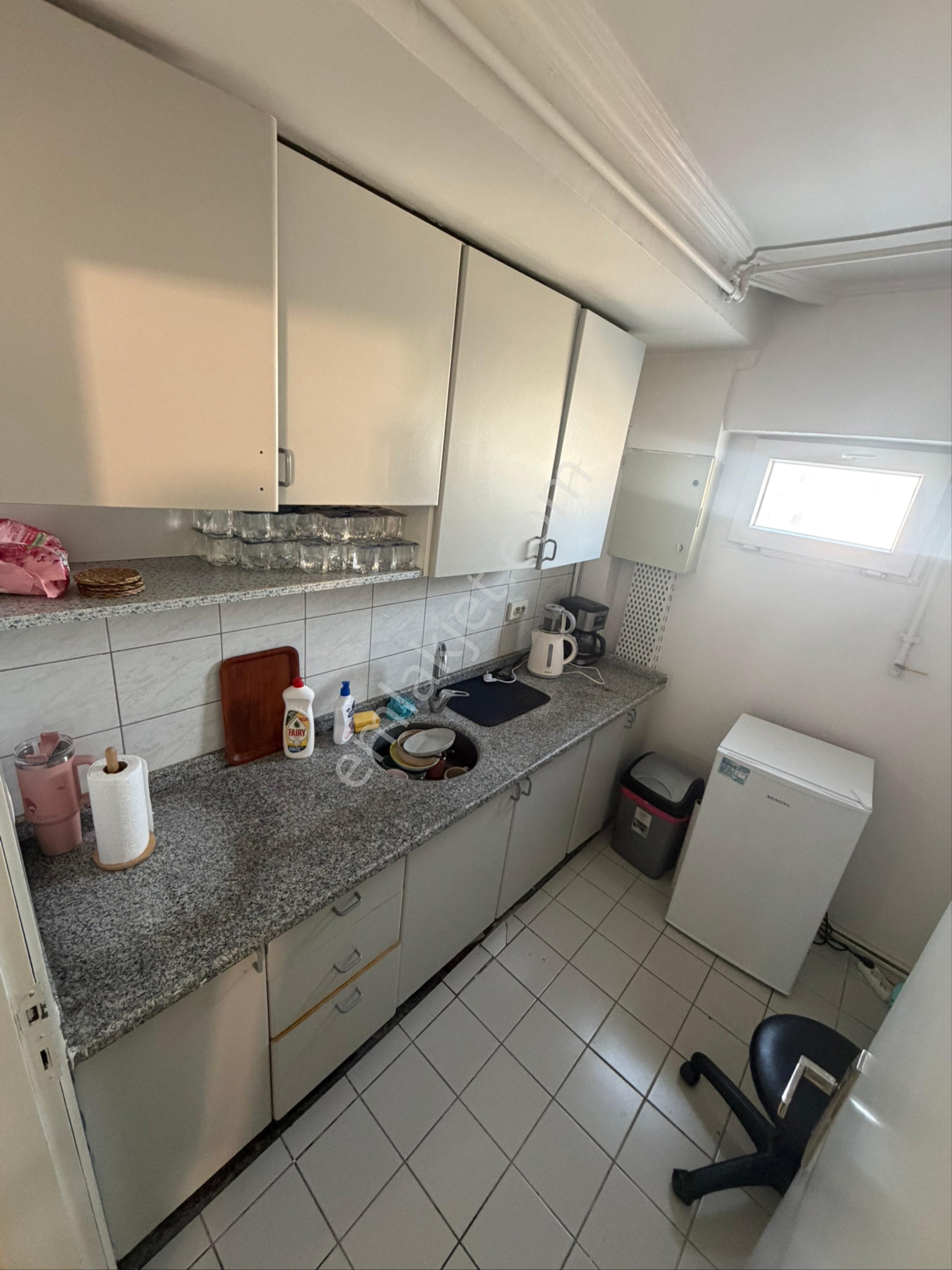 Kadıköy Mühürdar Cd Üzerinde Tabela Değeri Yüksek Aydınlık Manzaralı Asansörlü Ofis - Görsel 19