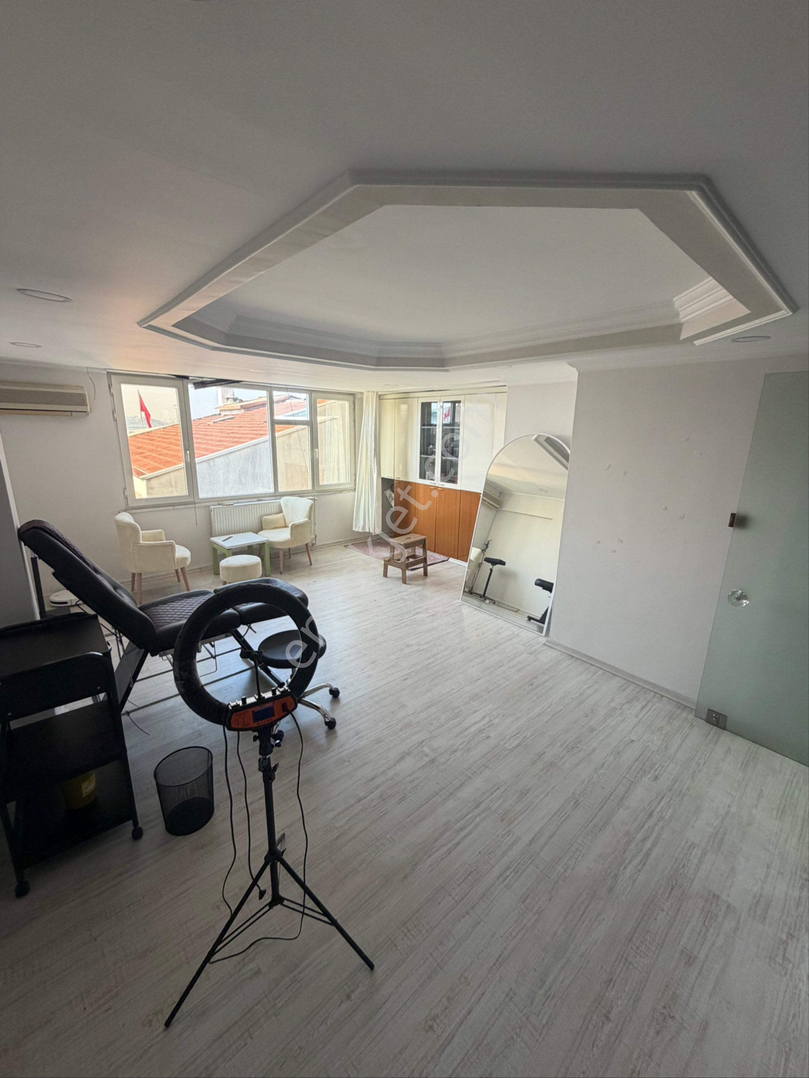 Kadıköy Mühürdar Cd Üzerinde Tabela Değeri Yüksek Aydınlık Manzaralı Asansörlü Ofis - Görsel 26